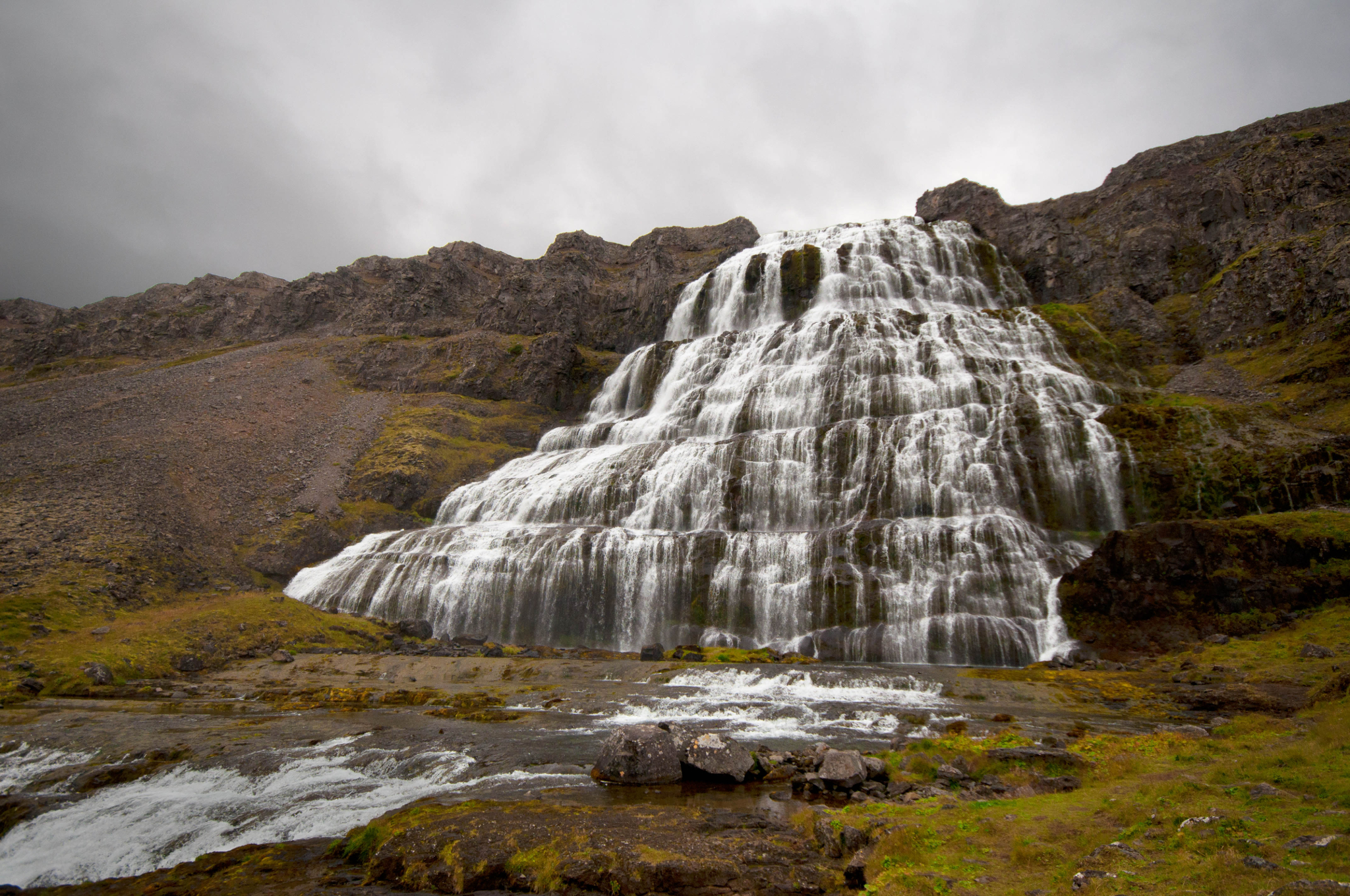 Скачать картинку Природа, Водопады, Водопад, Исландия, Земля/природа, Диньянди в телефон бесплатно.