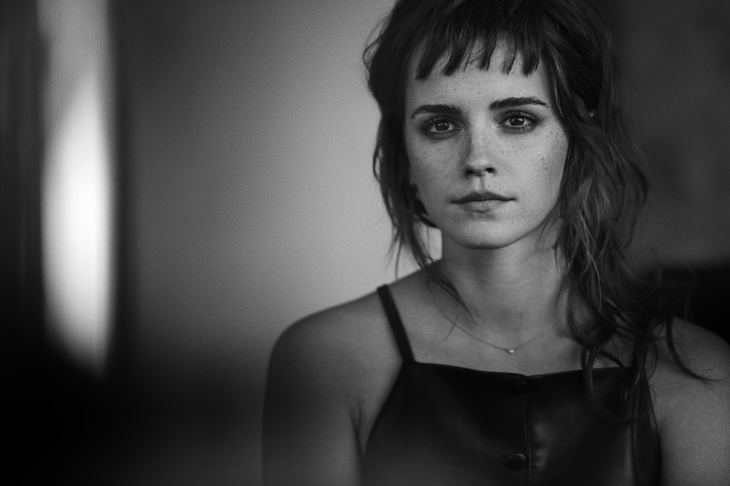 Download mobile wallpaper Emma Watson, English, Celebrity, Black & White, Actress for free.