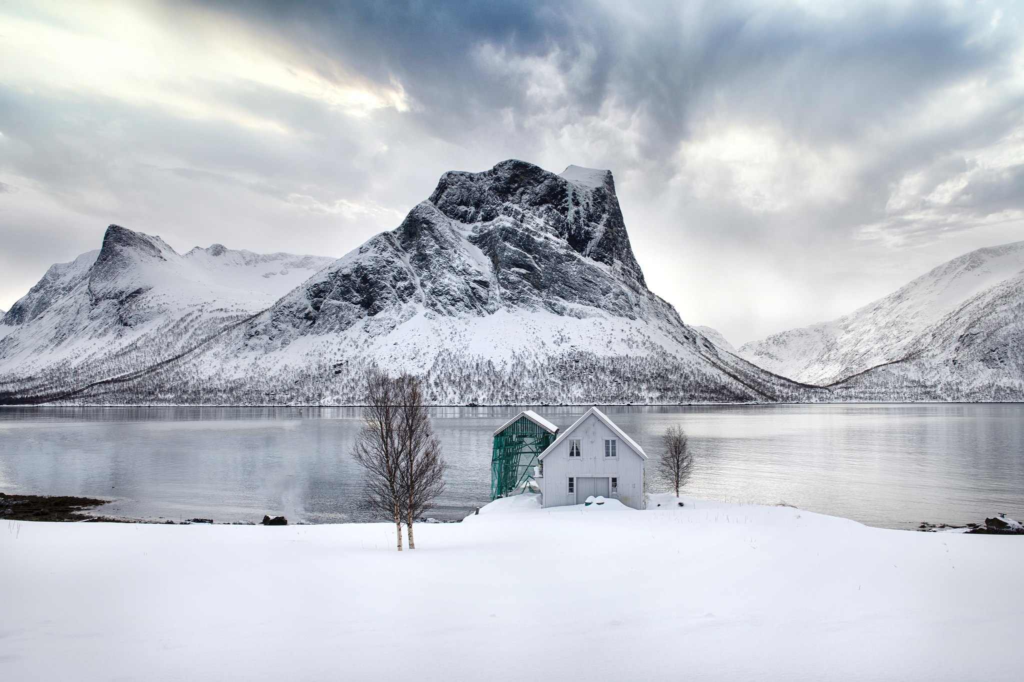989071 Bild herunterladen menschengemacht, bootshaus, gebirge, norwegen, winter - Hintergrundbilder und Bildschirmschoner kostenlos