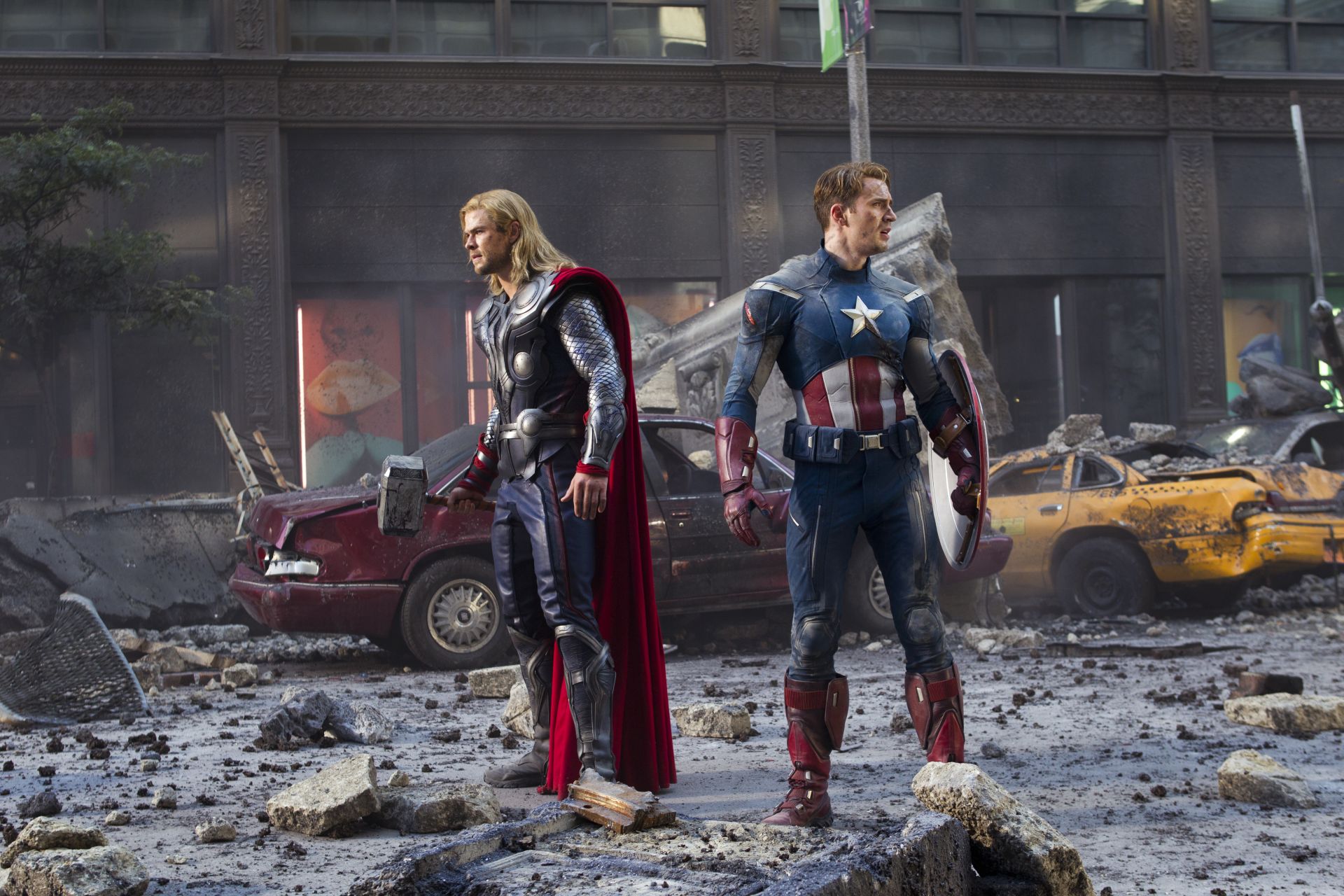Téléchargez des papiers peints mobile Avengers, Capitaine Amérique, Chris Evans, Chris Hemsworth, Thor, Film gratuitement.
