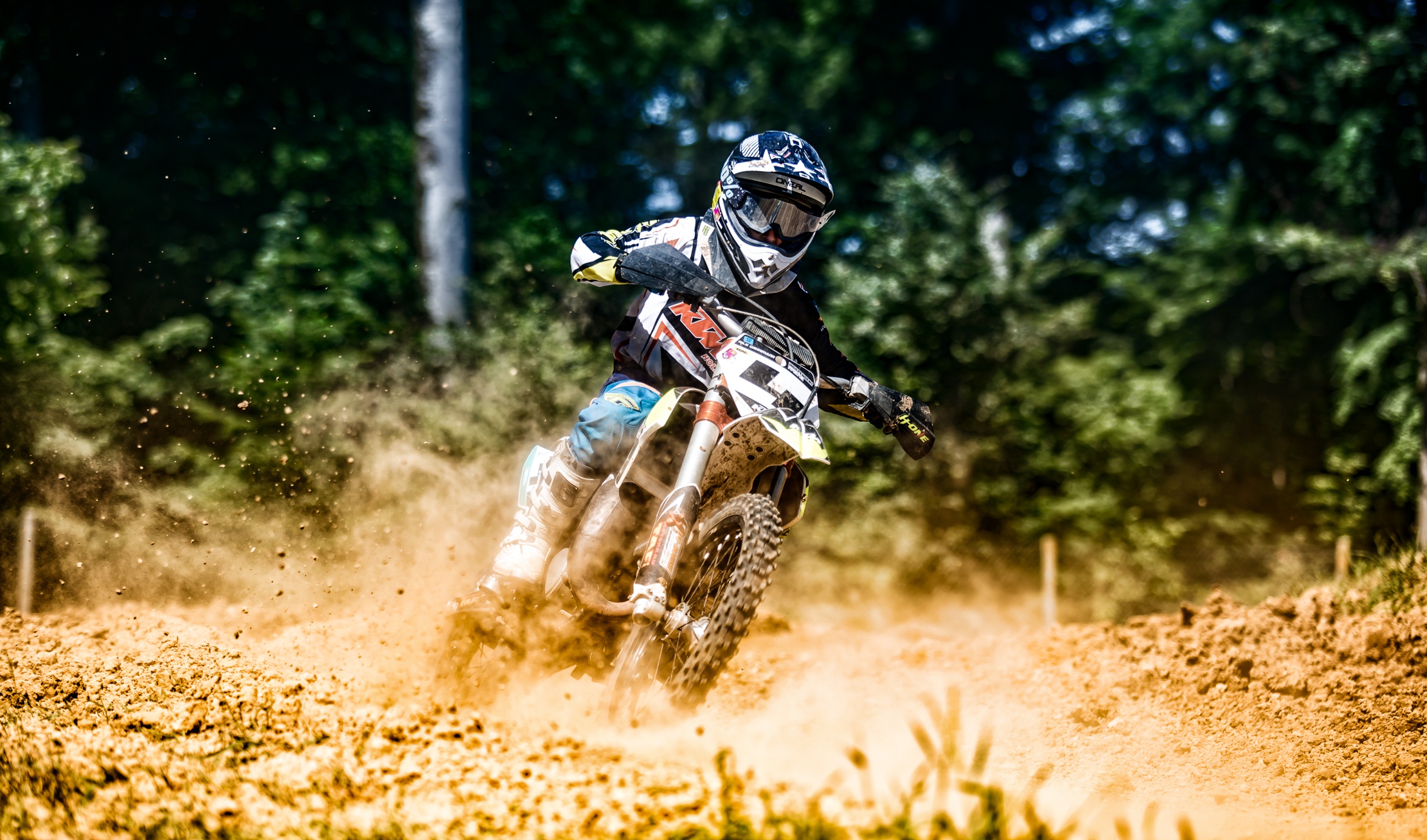 Download mobile wallpaper Sports, Motocross, Motorcycle, Vehicle, Depth Of Field for free.