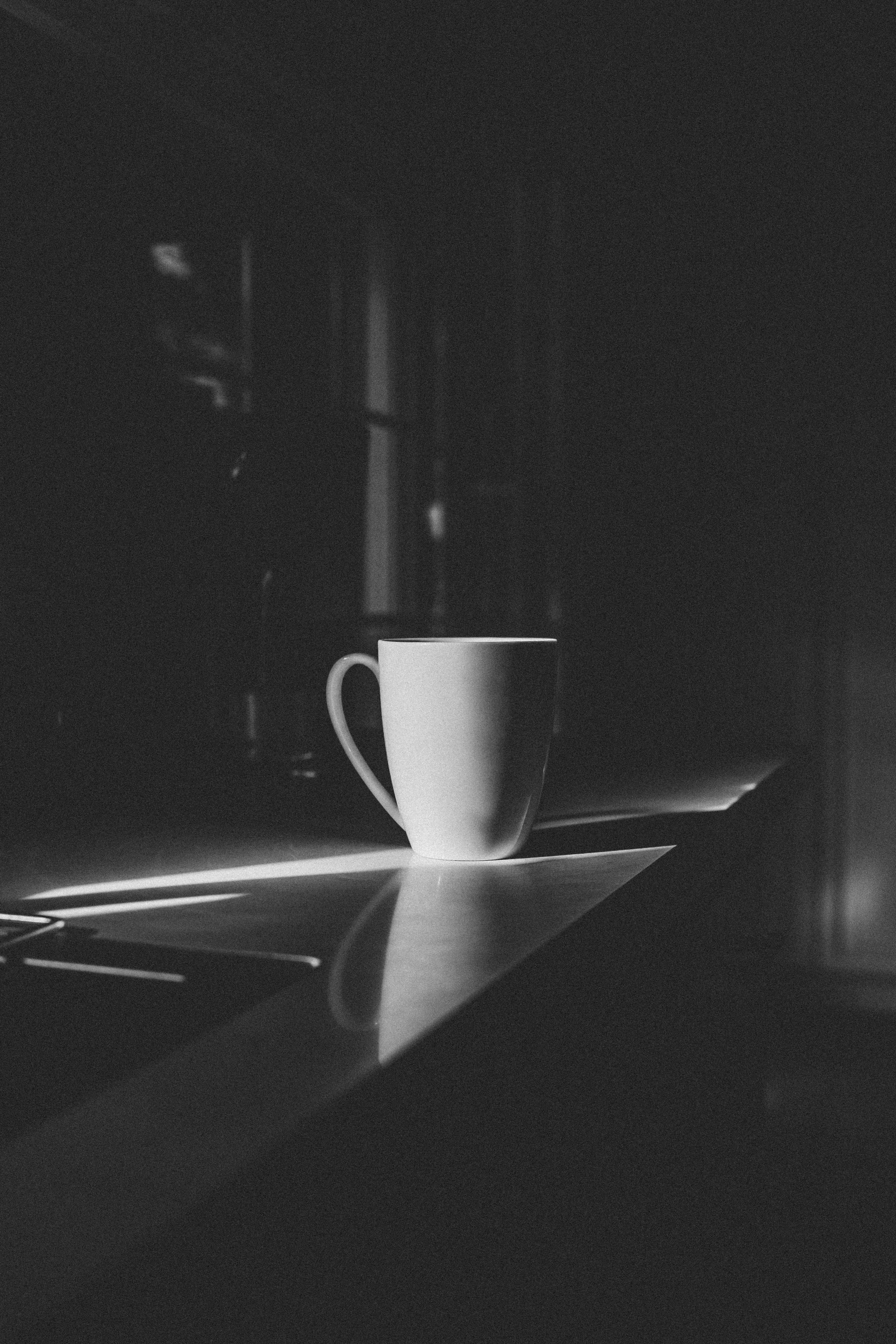 Free download wallpaper Bw, Table, Mug, Cup, Chb on your PC desktop