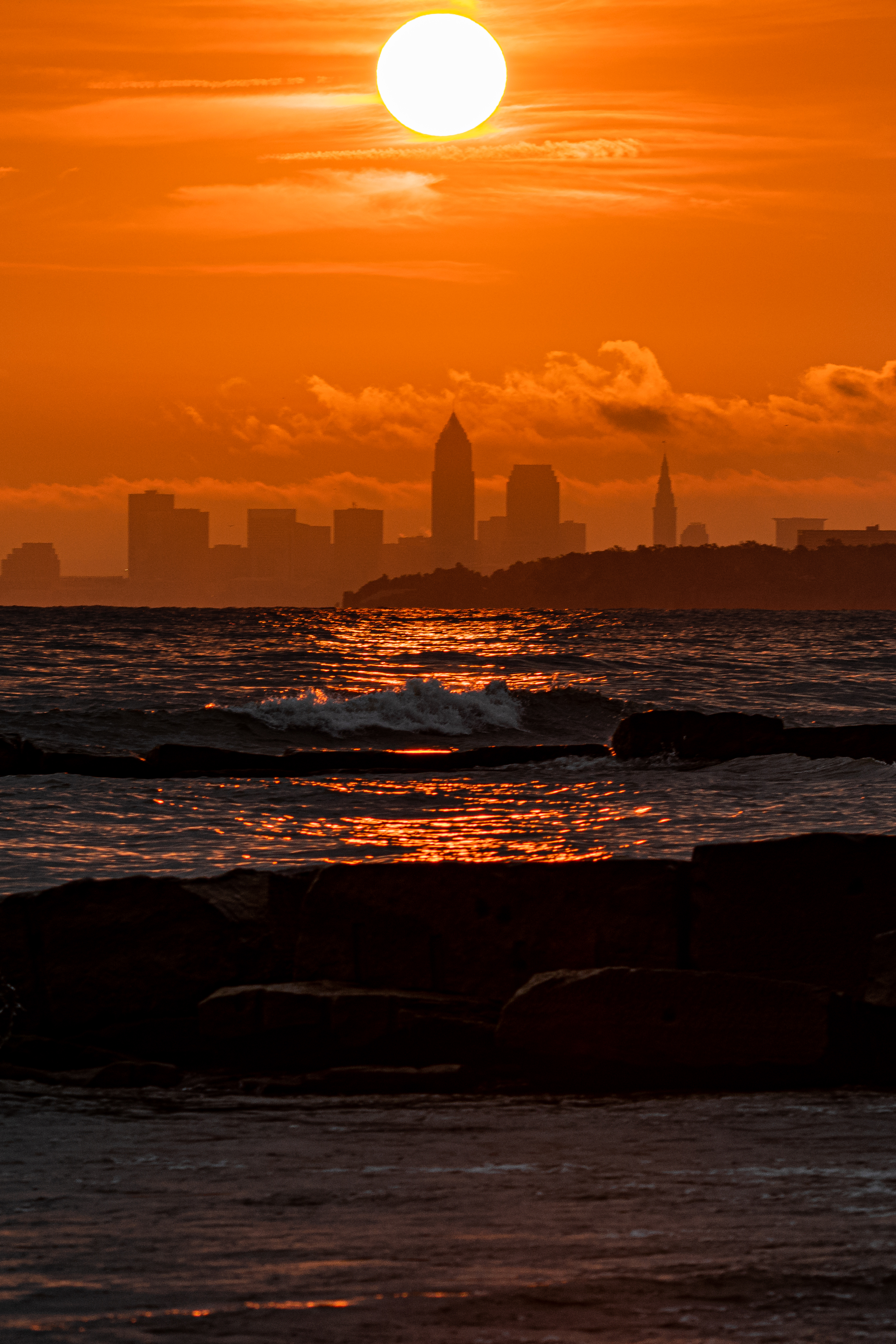Laden Sie das Sunset, Stadt, Horizont, Sea, Waves, Dunkel-Bild kostenlos auf Ihren PC-Desktop herunter