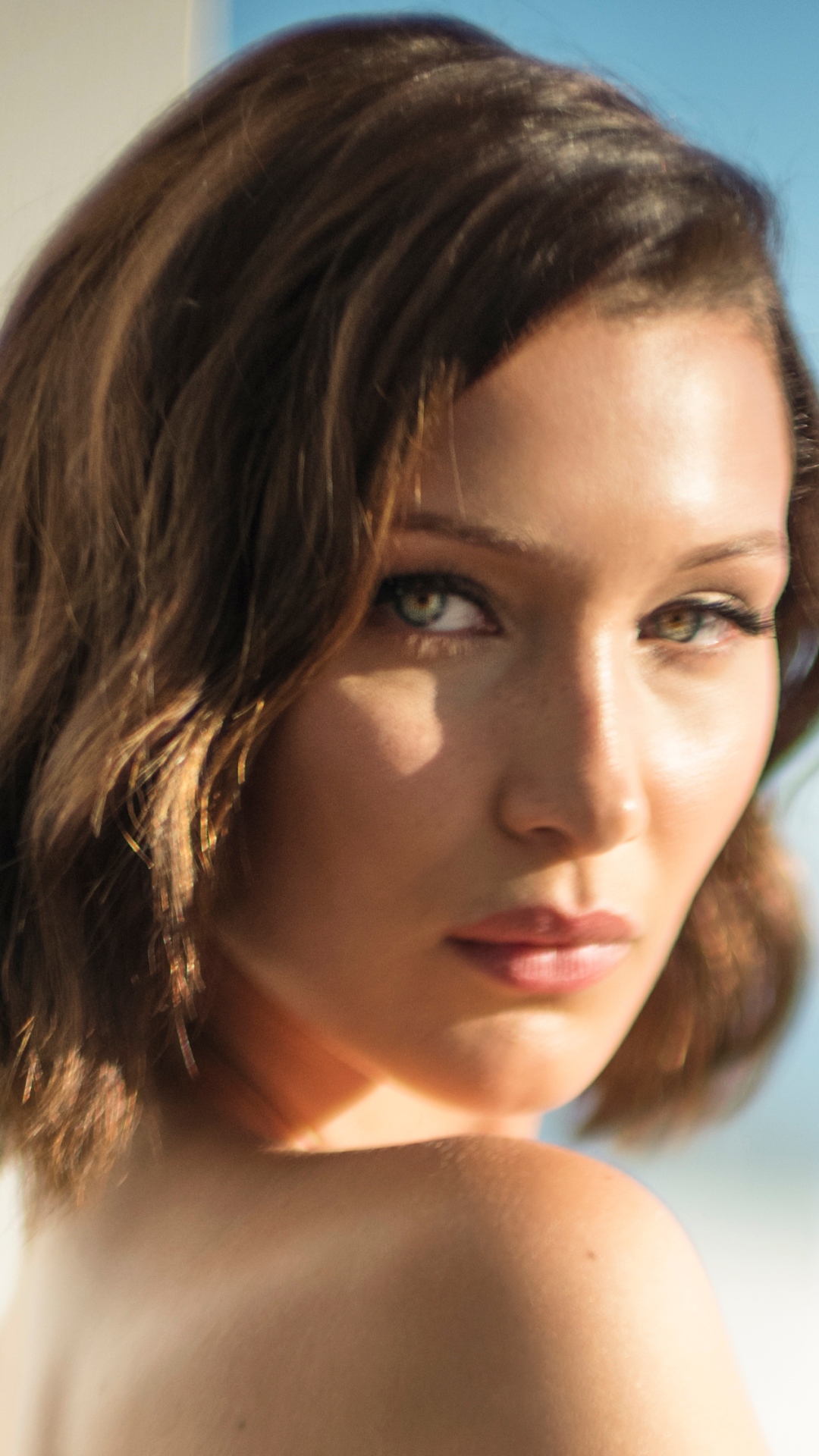 Download mobile wallpaper Celebrity, Bella Hadid for free.