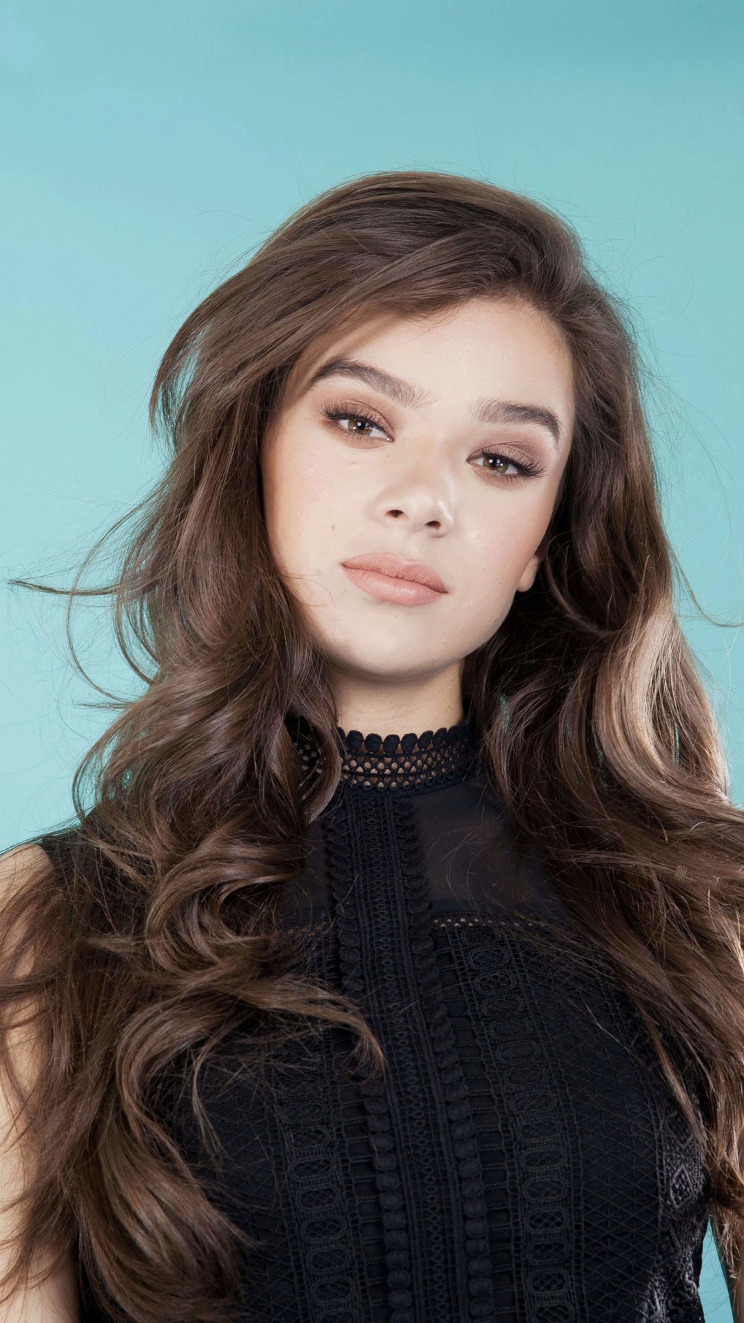 Download mobile wallpaper Brunette, American, Celebrity, Long Hair, Actress, Hailee Steinfeld for free.