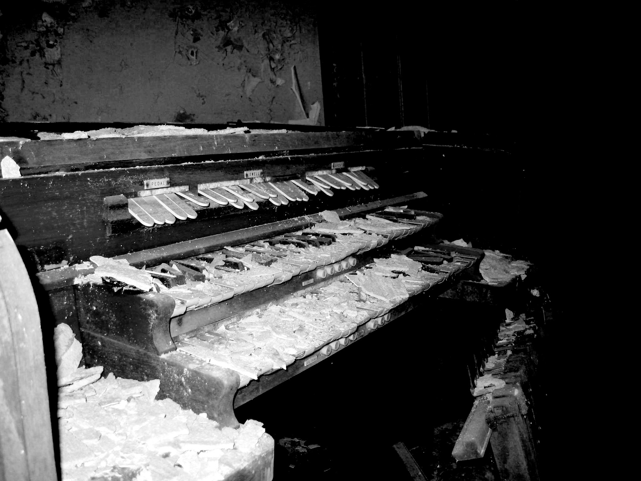 Download mobile wallpaper Piano, Ruin, Man Made for free.