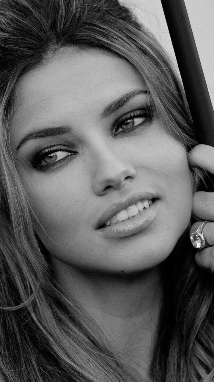 Download mobile wallpaper Celebrity, Adriana Lima for free.