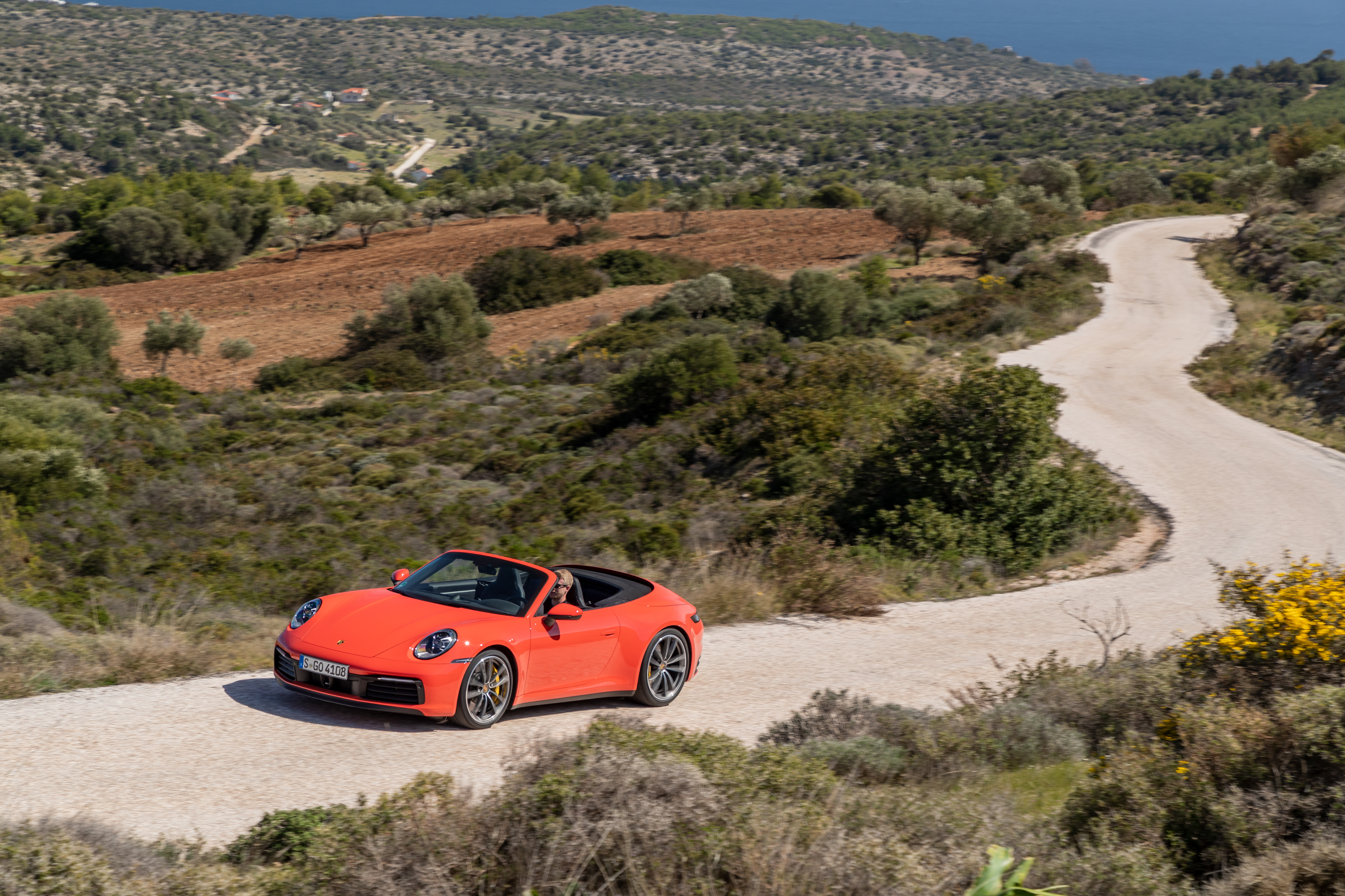 Baixar papel de parede para celular de Porsche, Carro, Porsche 911, Veículos, Porsche 911 Carreira, Carro Laranja gratuito.