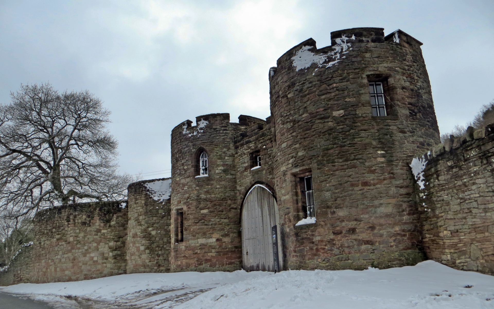 343408 Hintergrundbild herunterladen menschengemacht, beeston castle, schlösser - Bildschirmschoner und Bilder kostenlos