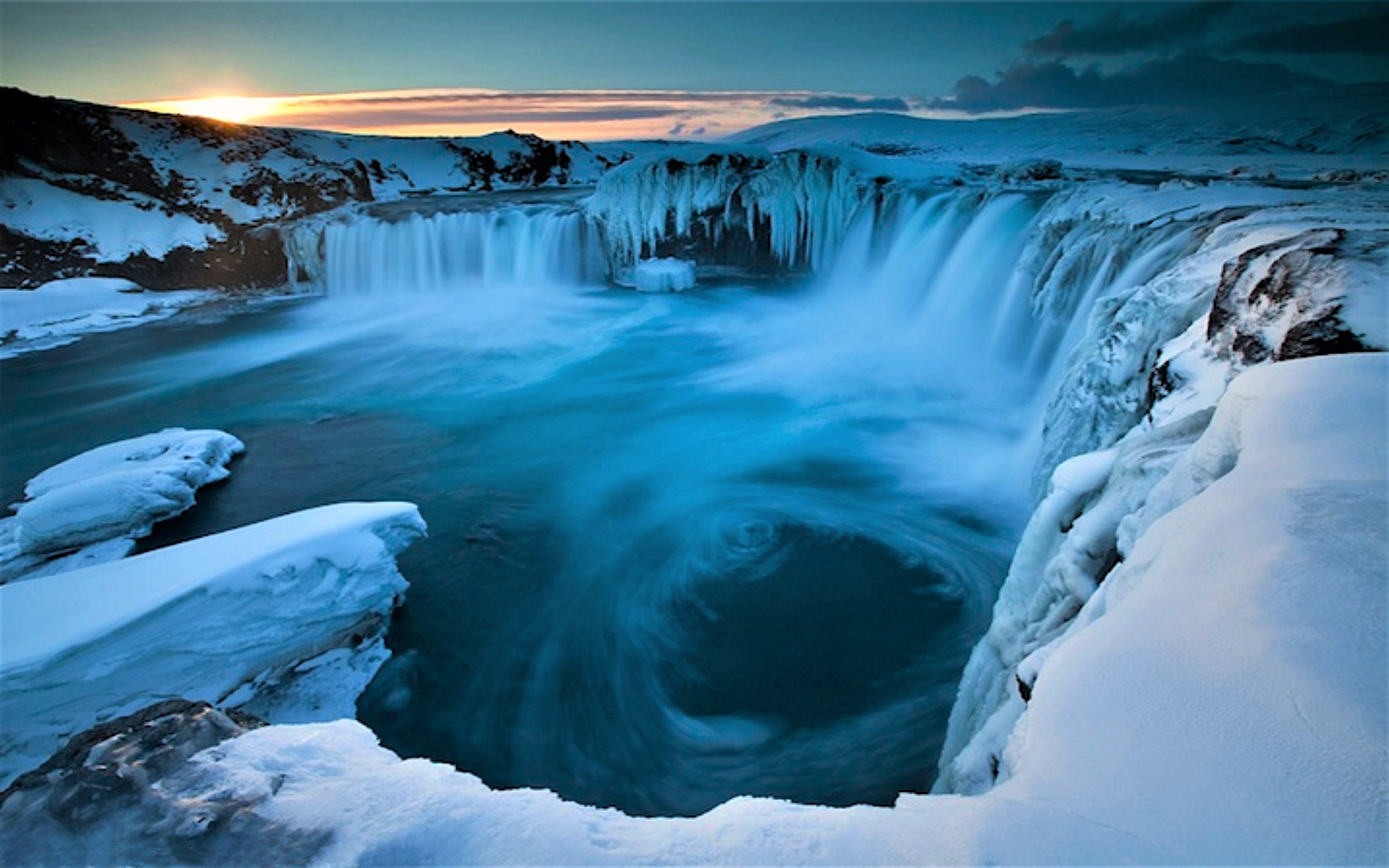 1504284 скачать картинку земля/природа, водопад, земля, замороженный, годафосс, исландия - обои и заставки бесплатно