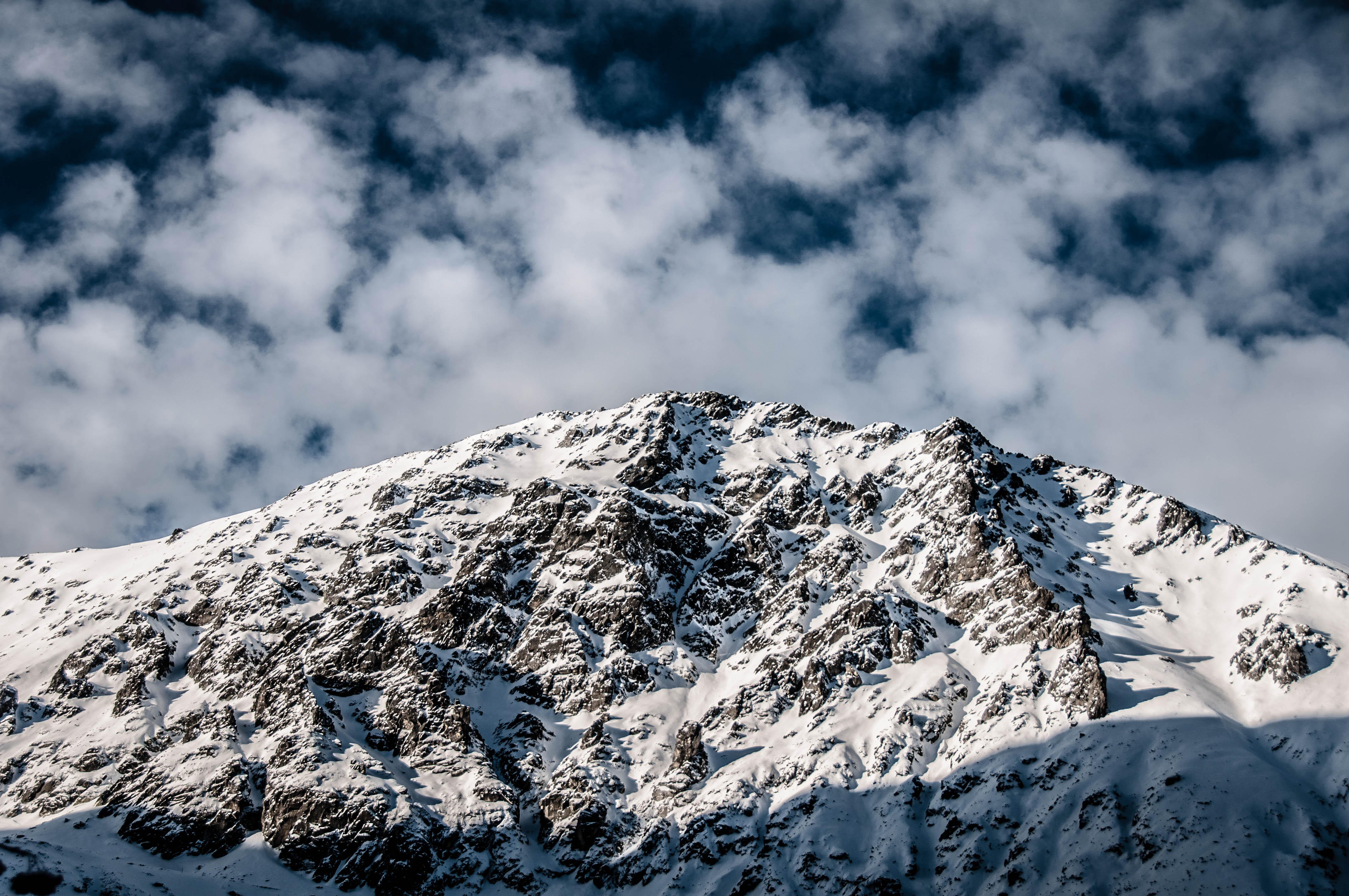 Descarga gratuita de fondo de pantalla para móvil de Nubes, Nieve, Montaña, Vértice, Arriba, Naturaleza.