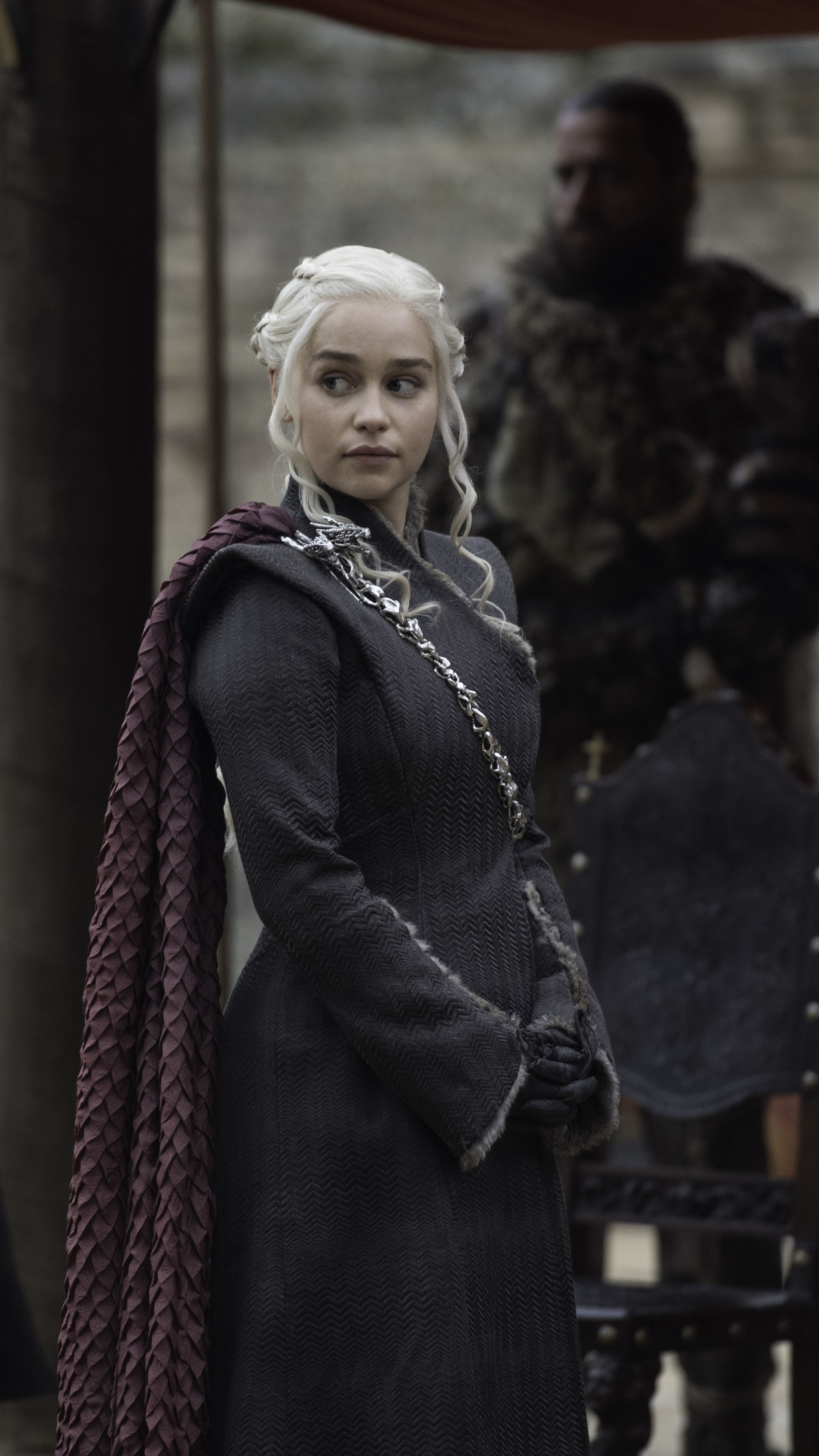 Handy-Wallpaper Fernsehserien, Game Of Thrones: Das Lied Von Eis Und Feuer, Daenerys Targaryen, Emilia Clarke, Lord Varys, Conleth Hügel kostenlos herunterladen.