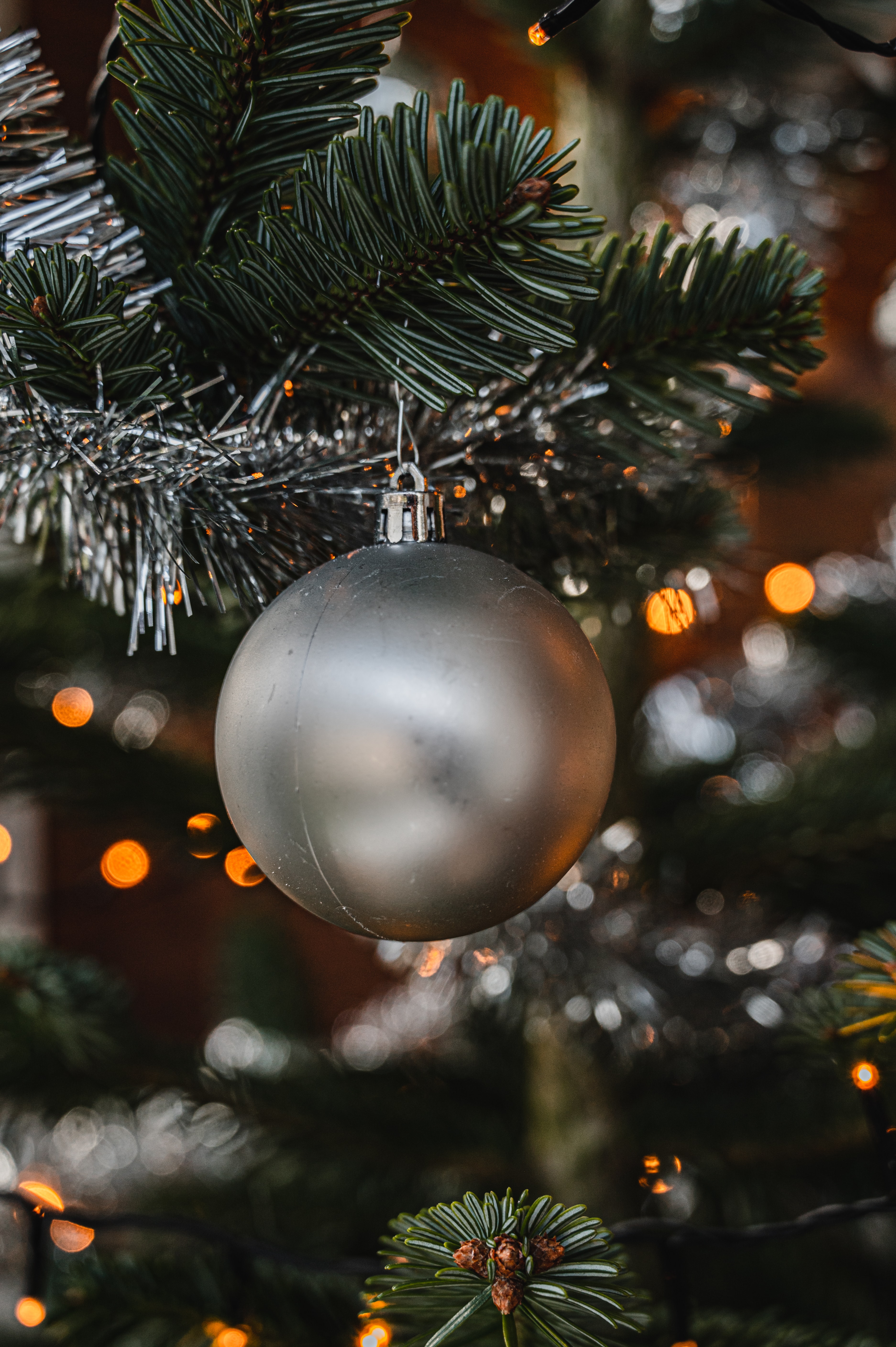 Free download wallpaper Christmas Tree, Decoration, Ball, New Year, Holidays, Christmas, Grey on your PC desktop