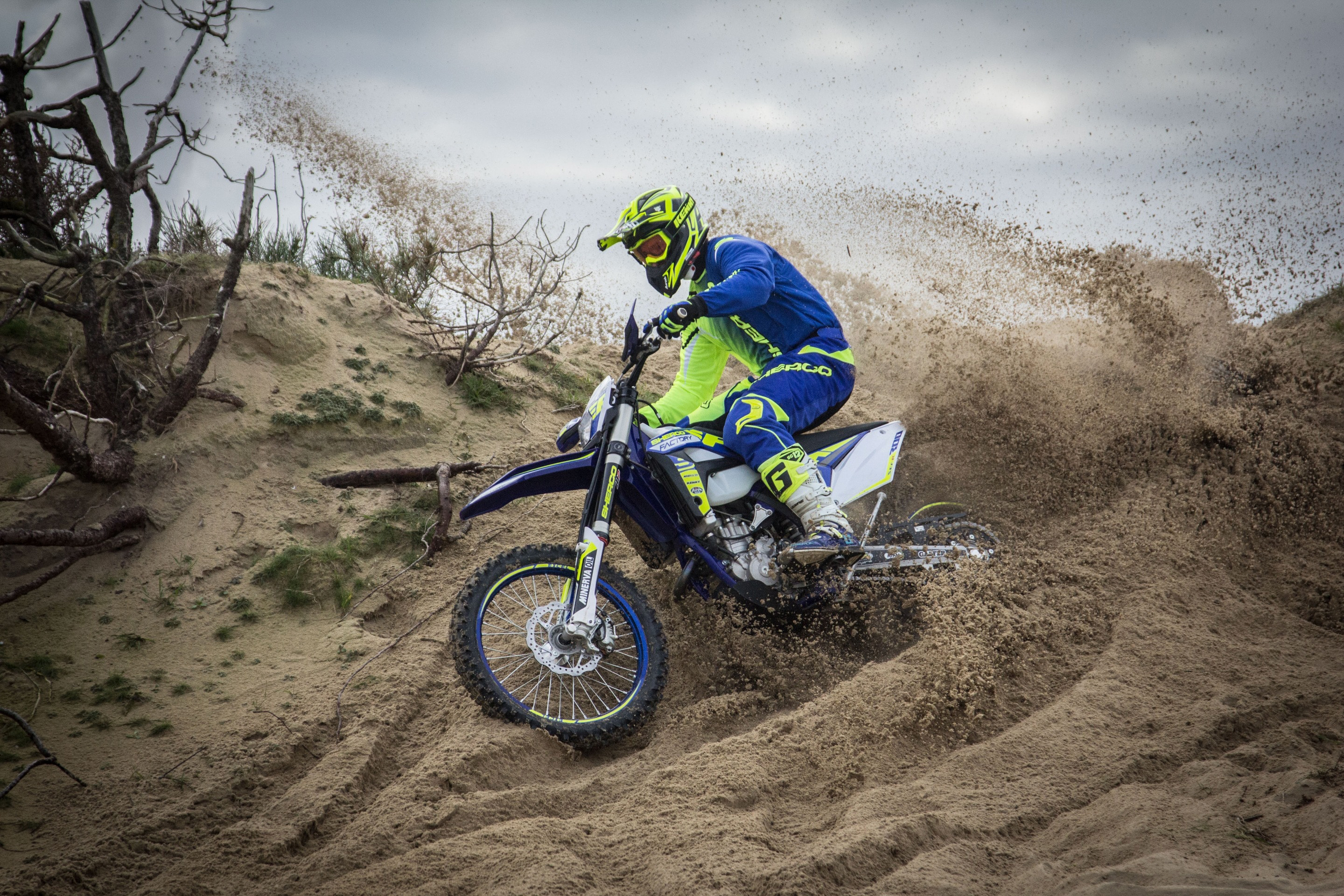 Free download wallpaper Sports, Sand, Motocross, Motorcycle, Vehicle on your PC desktop