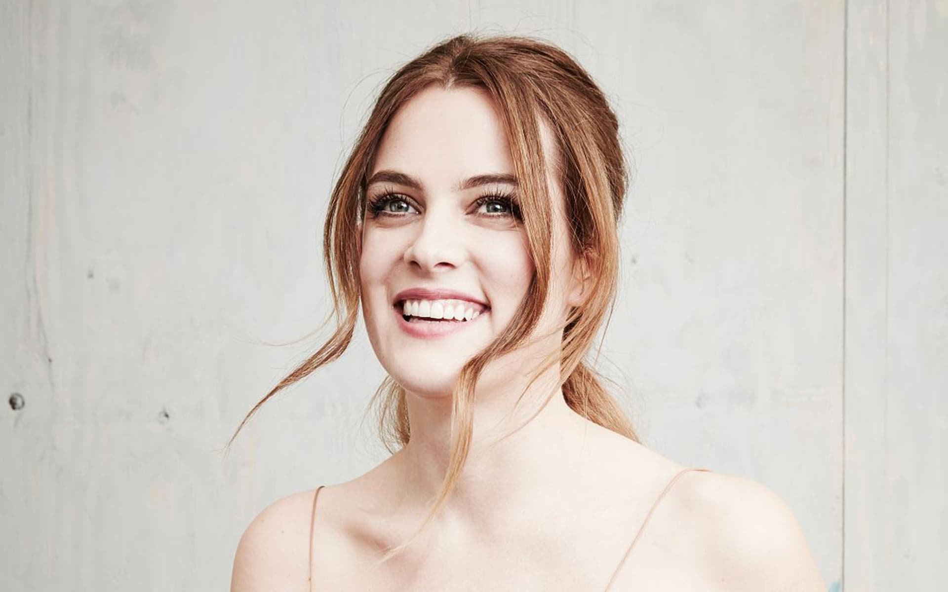 celebrity, riley keough, actress, face, redhead, smile