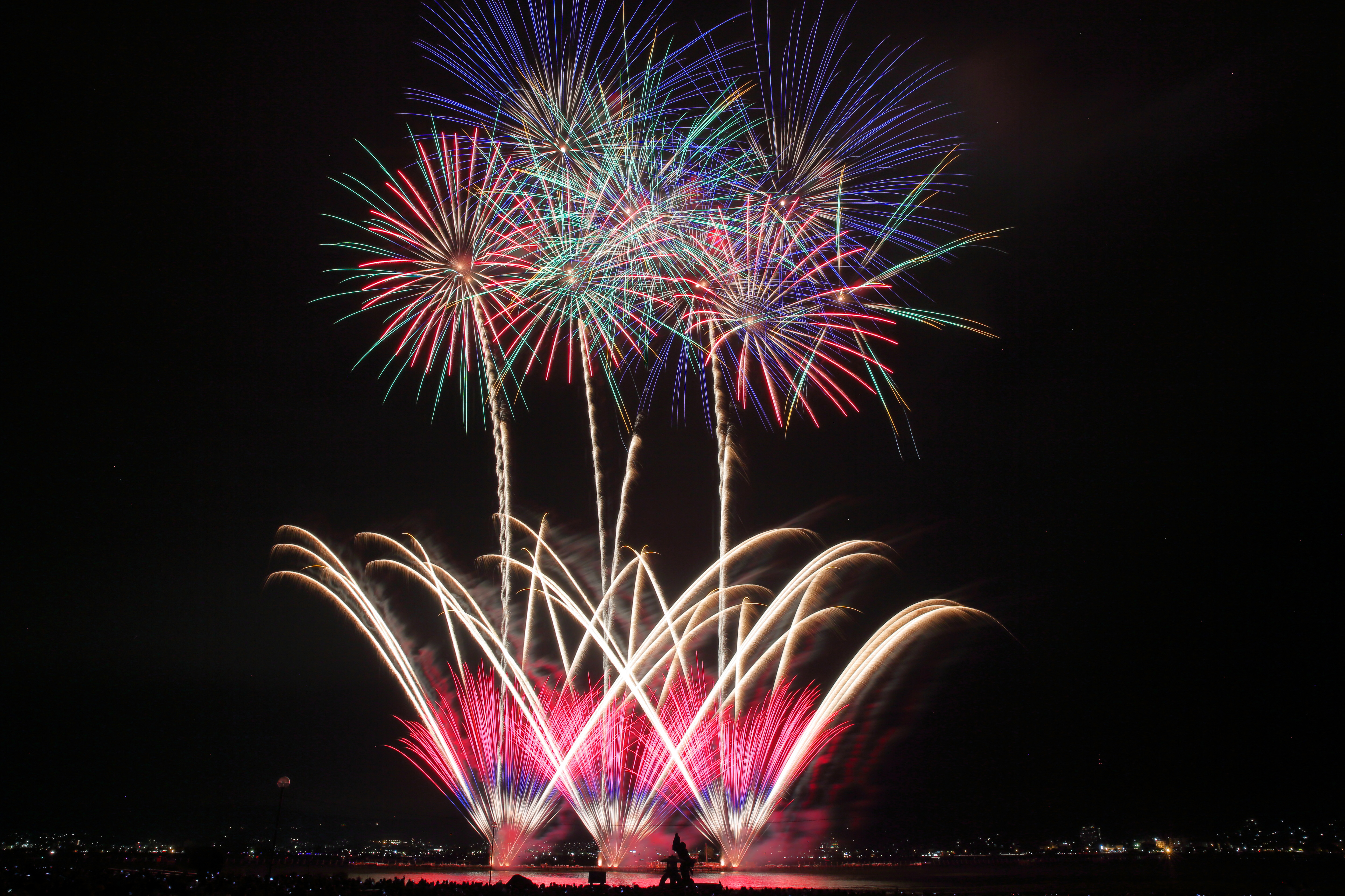 Descarga gratuita de fondo de pantalla para móvil de Noche, Luz, Fuegos Artificiales, Fotografía.