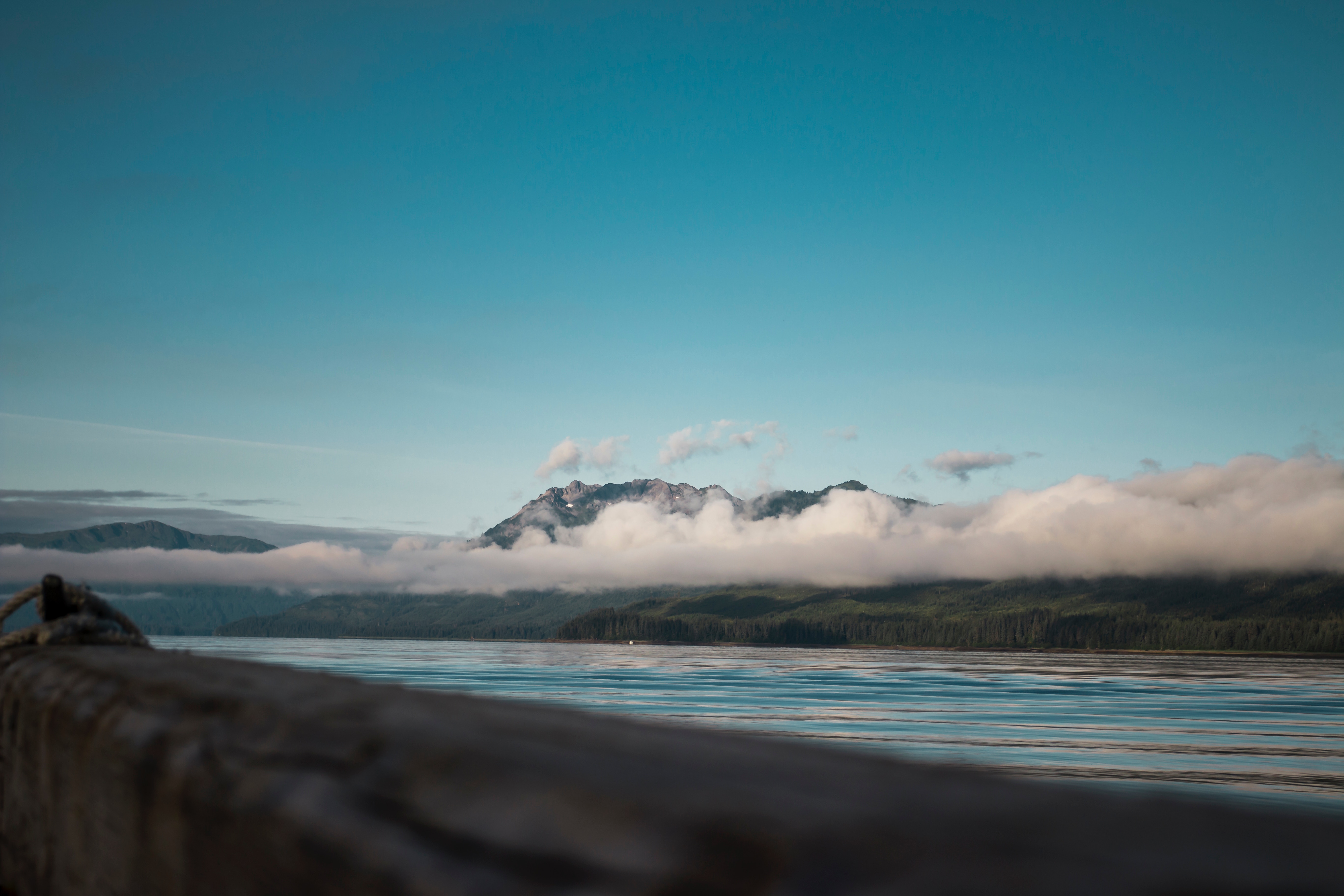 Descarga gratuita de fondo de pantalla para móvil de Montañas, Mar, Nubes, Naturaleza.