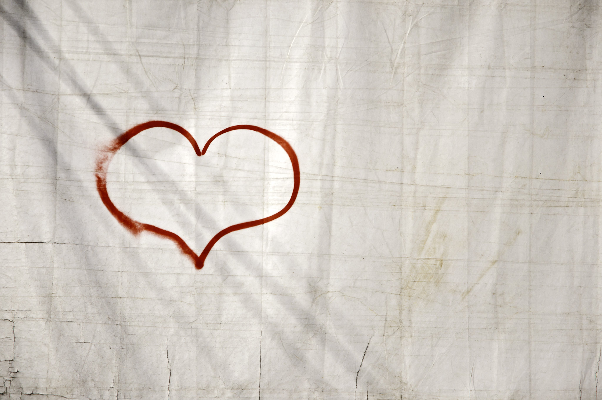 Baixar papel de parede para celular de Pintar, Parede, Um Coração, Coração, Assinar, Sinal, Muro, Amor gratuito.