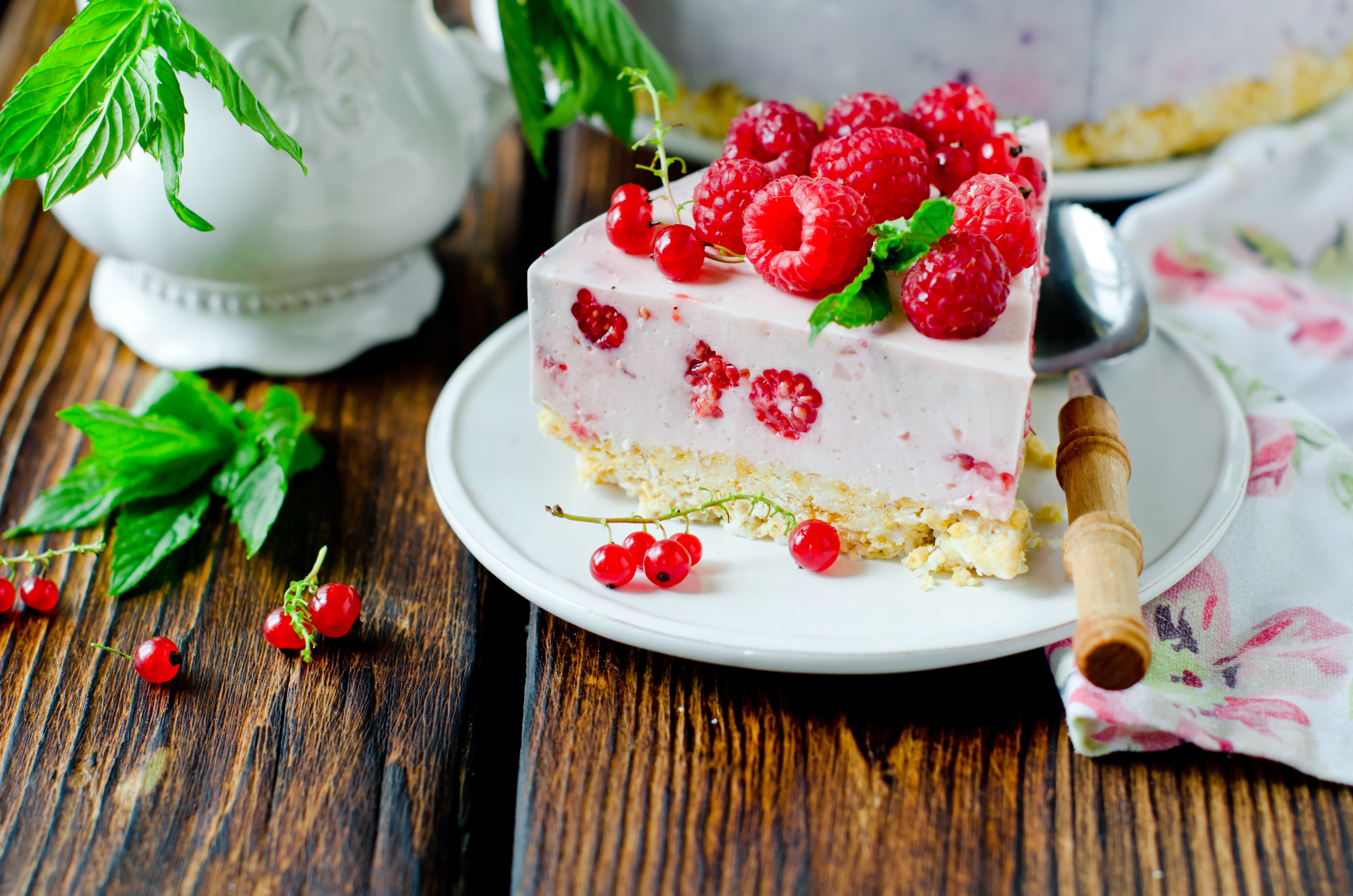 Download mobile wallpaper Food, Dessert, Raspberry, Cake, Berry, Currants, Pastry for free.