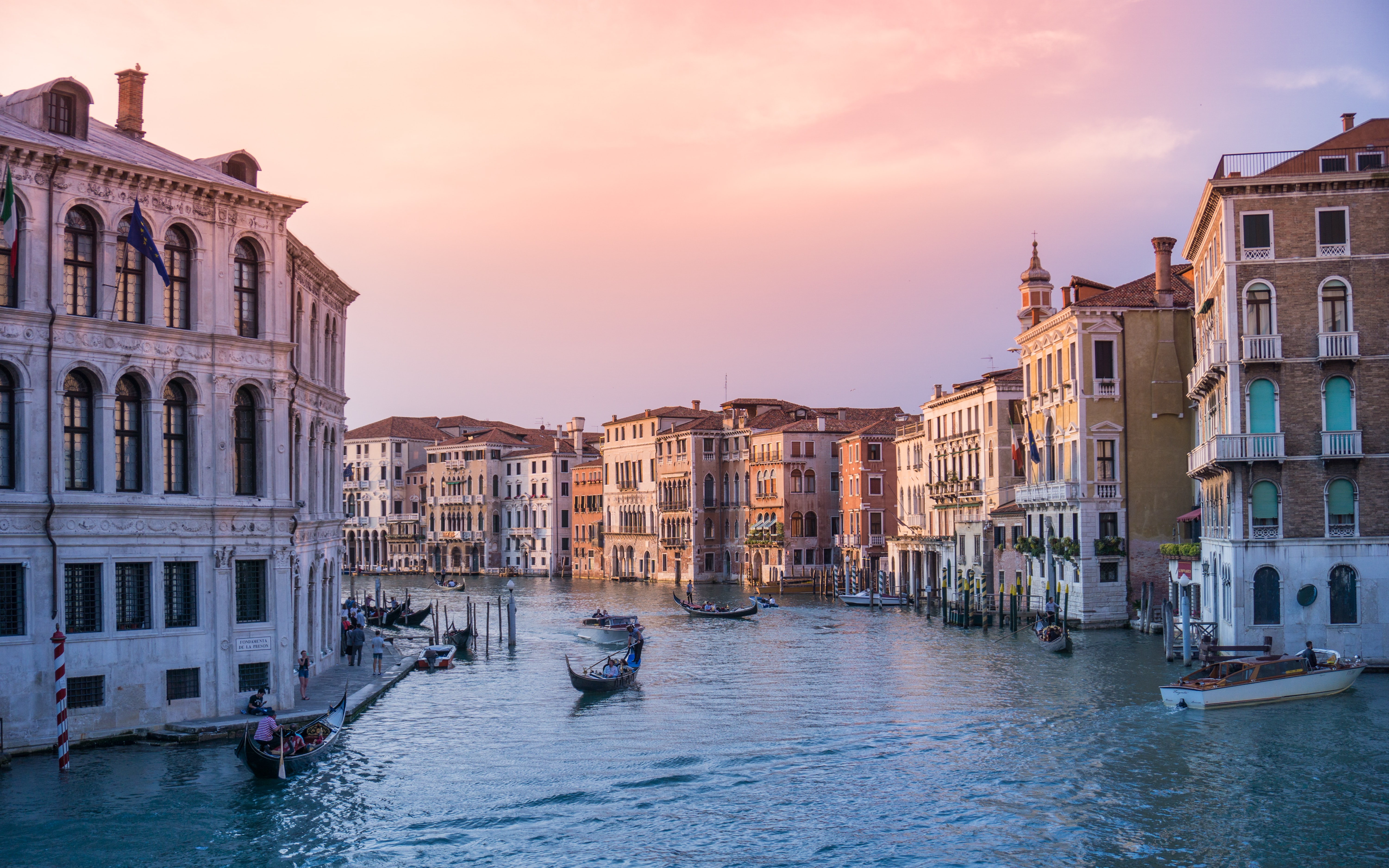 Скачати мобільні шпалери Міста, Венеція, Канал, Створено Людиною безкоштовно.