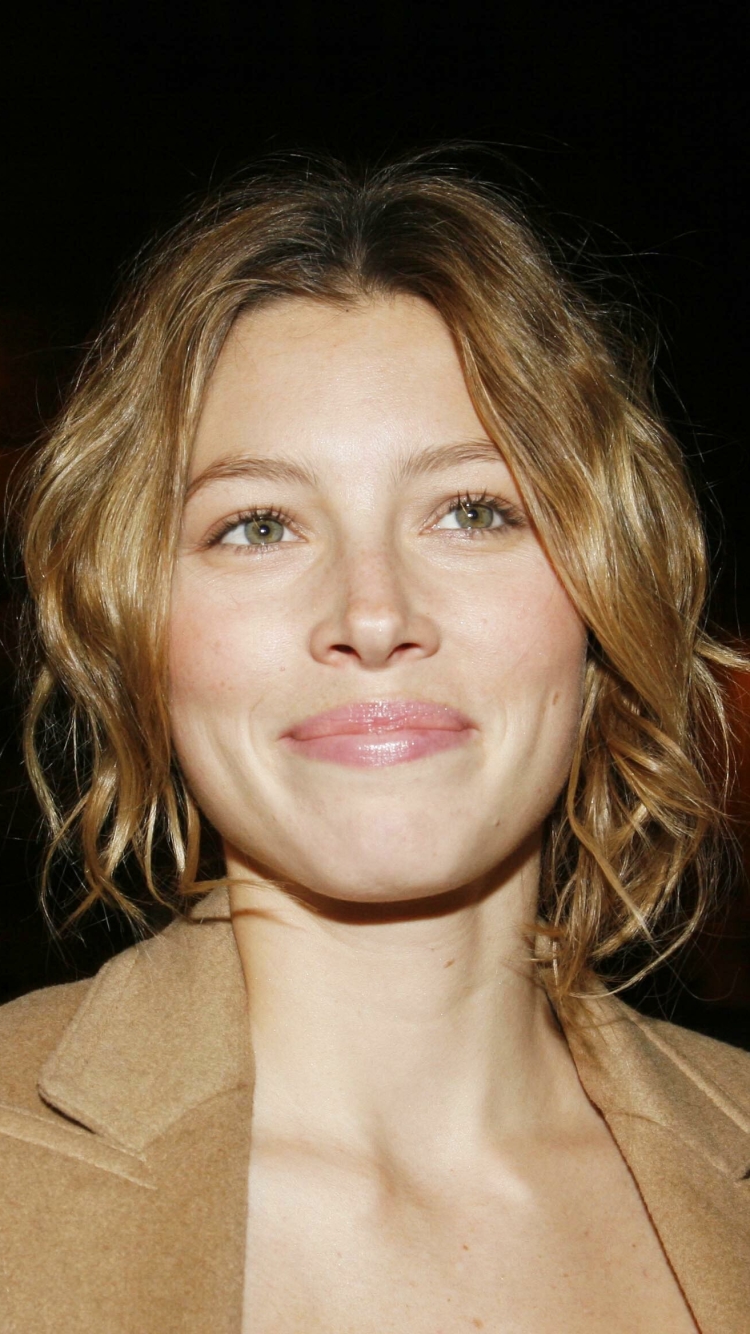 Descarga gratuita de fondo de pantalla para móvil de Celebridades, Jessica Biel.