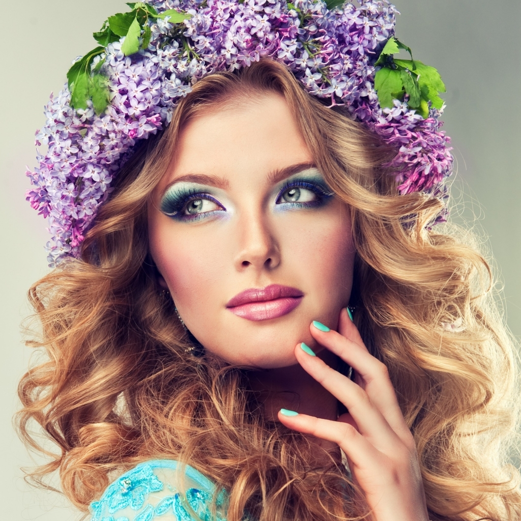Free download wallpaper Lilac, Face, Wreath, Model, Women on your PC desktop