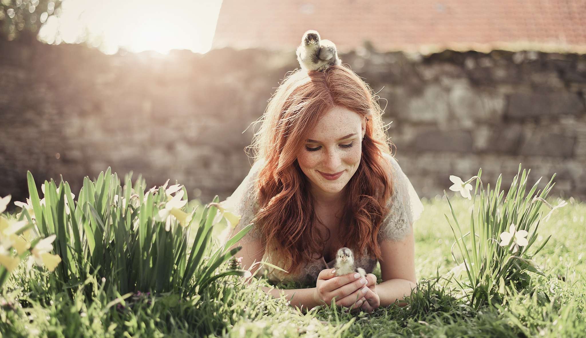 women, mood, baby animal, chick, freckles, grass, lying down, model, redhead, smile, sunny