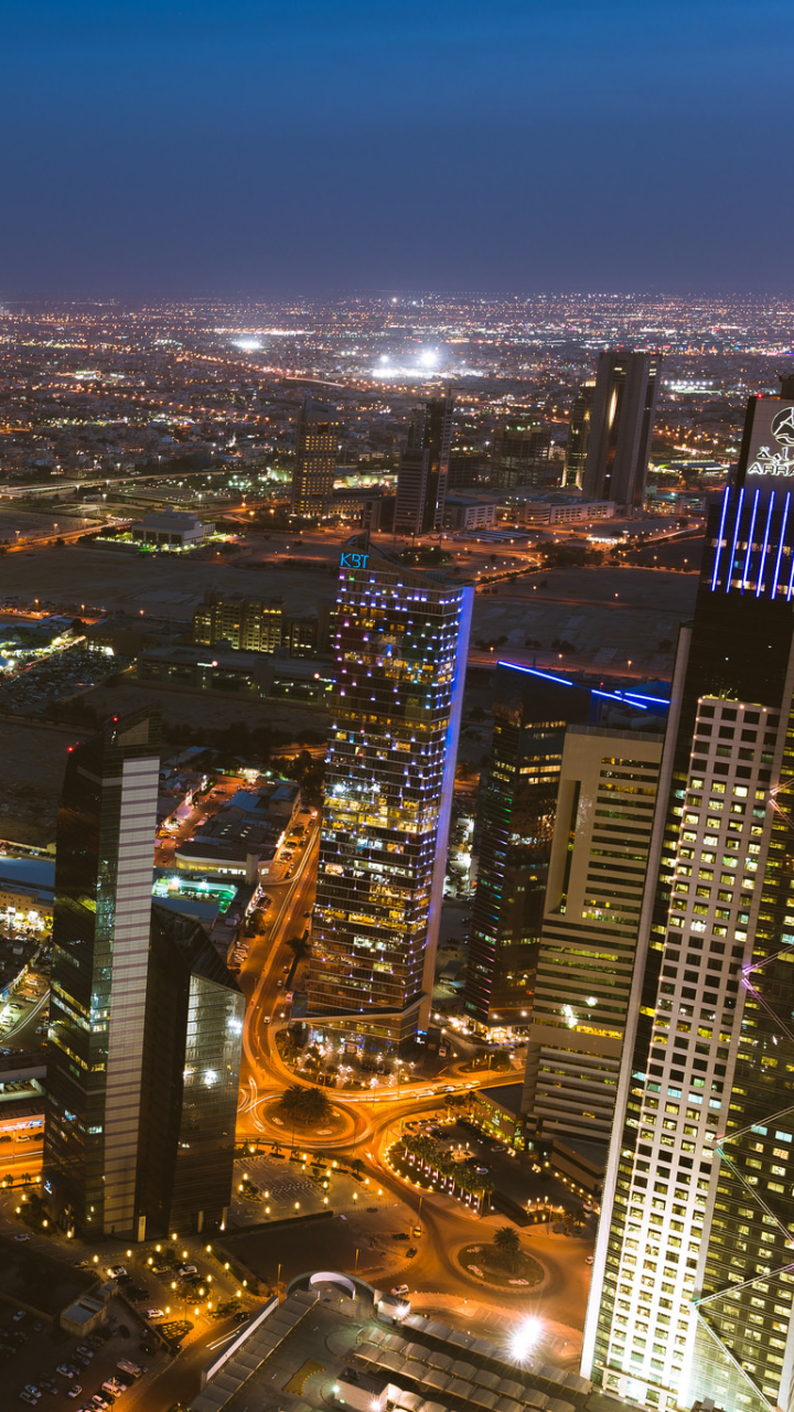 1129168 descargar fondo de pantalla hecho por el hombre, ciudad de kuwait, ciudad, horizonte, paisaje urbano, kuwait, rascacielos, luz, fotografía aérea, aéreo, edificio, noche, ciudades: protectores de pantalla e imágenes gratis