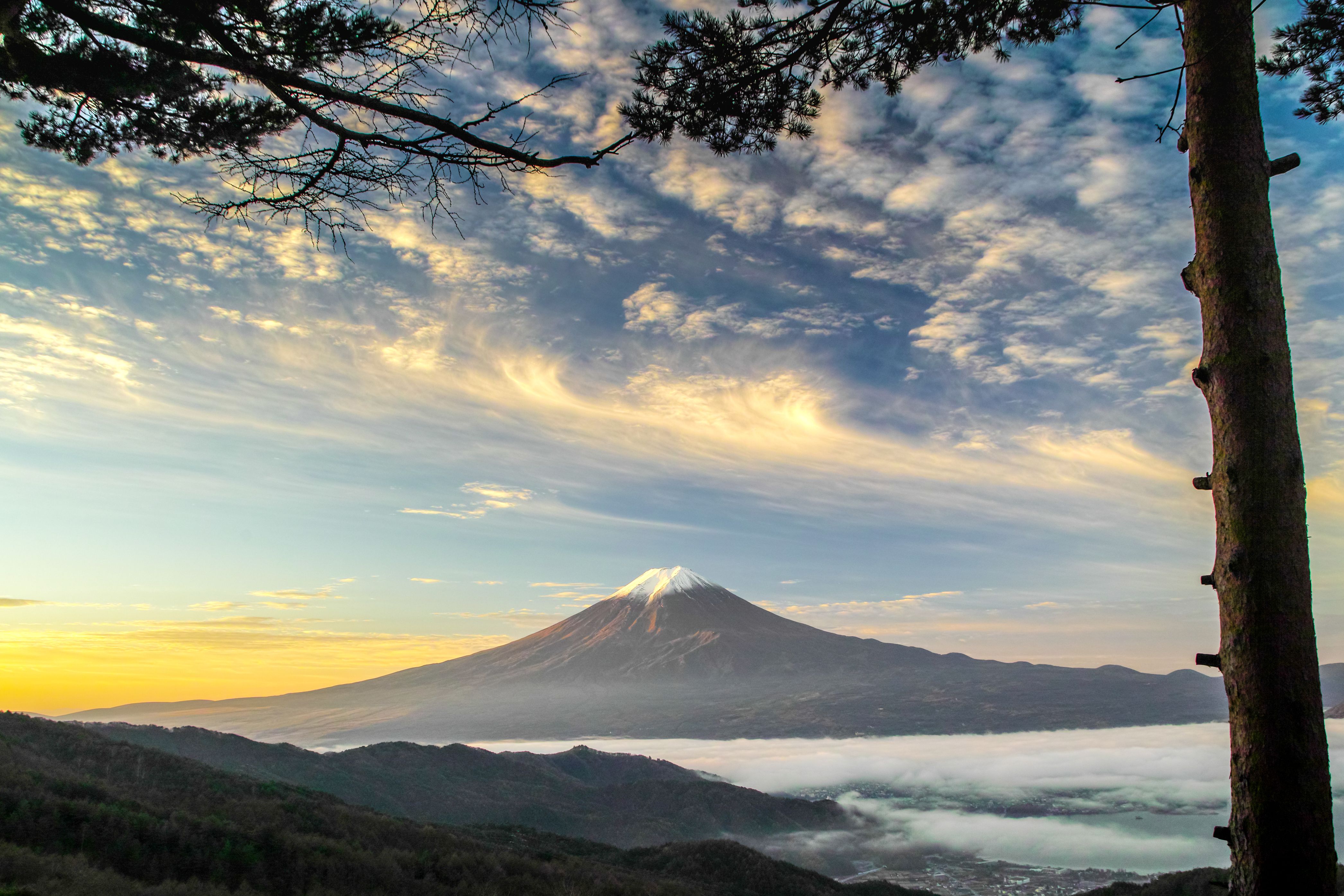 Скачать обои бесплатно Небо, Облака, Япония, Вулкан, Гора Фудзи, Вулканы, Земля/природа картинка на рабочий стол ПК