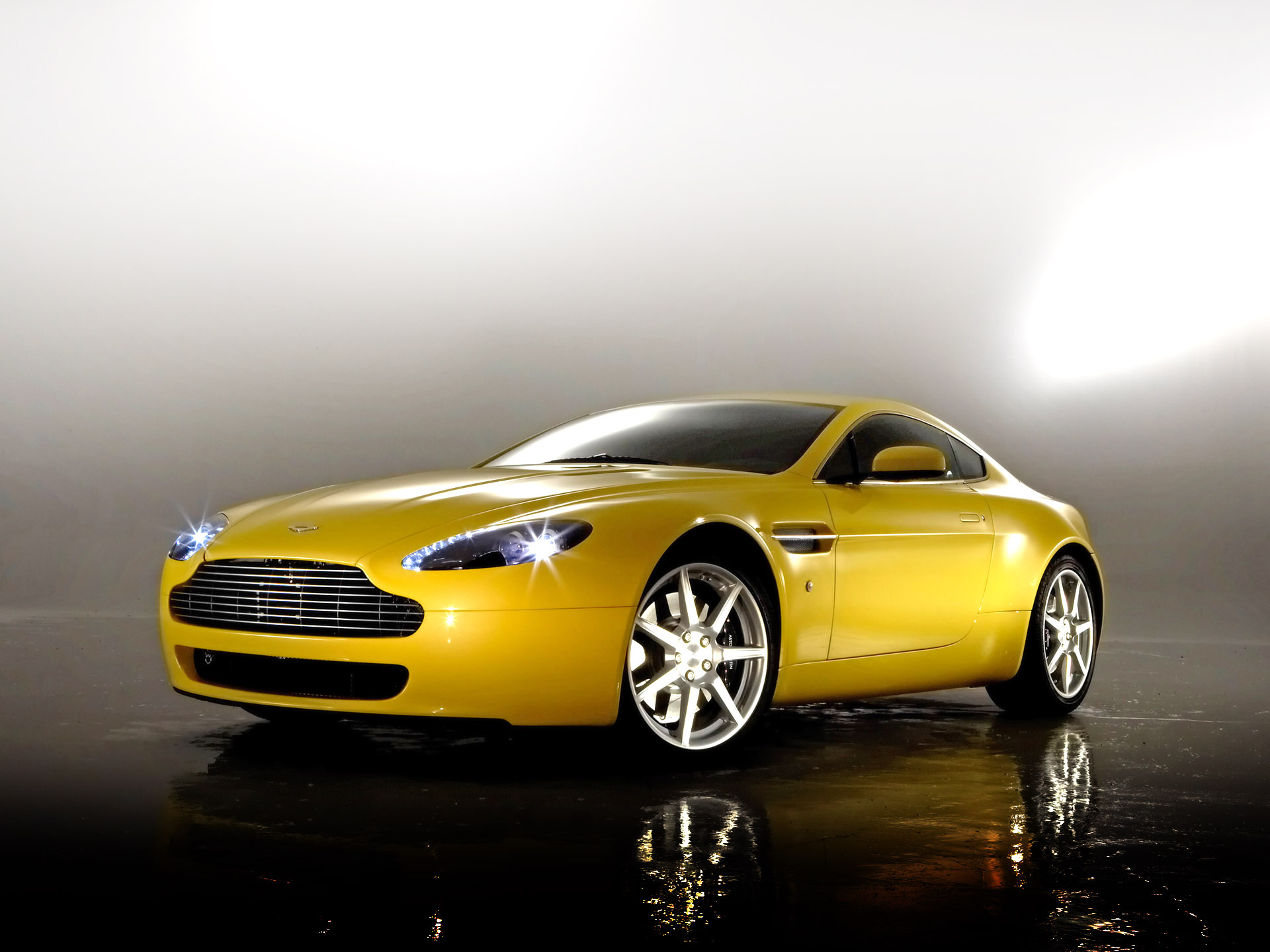 321856 Bildschirmschoner und Hintergrundbilder Aston Martin V8 Vantage auf Ihrem Telefon. Laden Sie  Bilder kostenlos herunter
