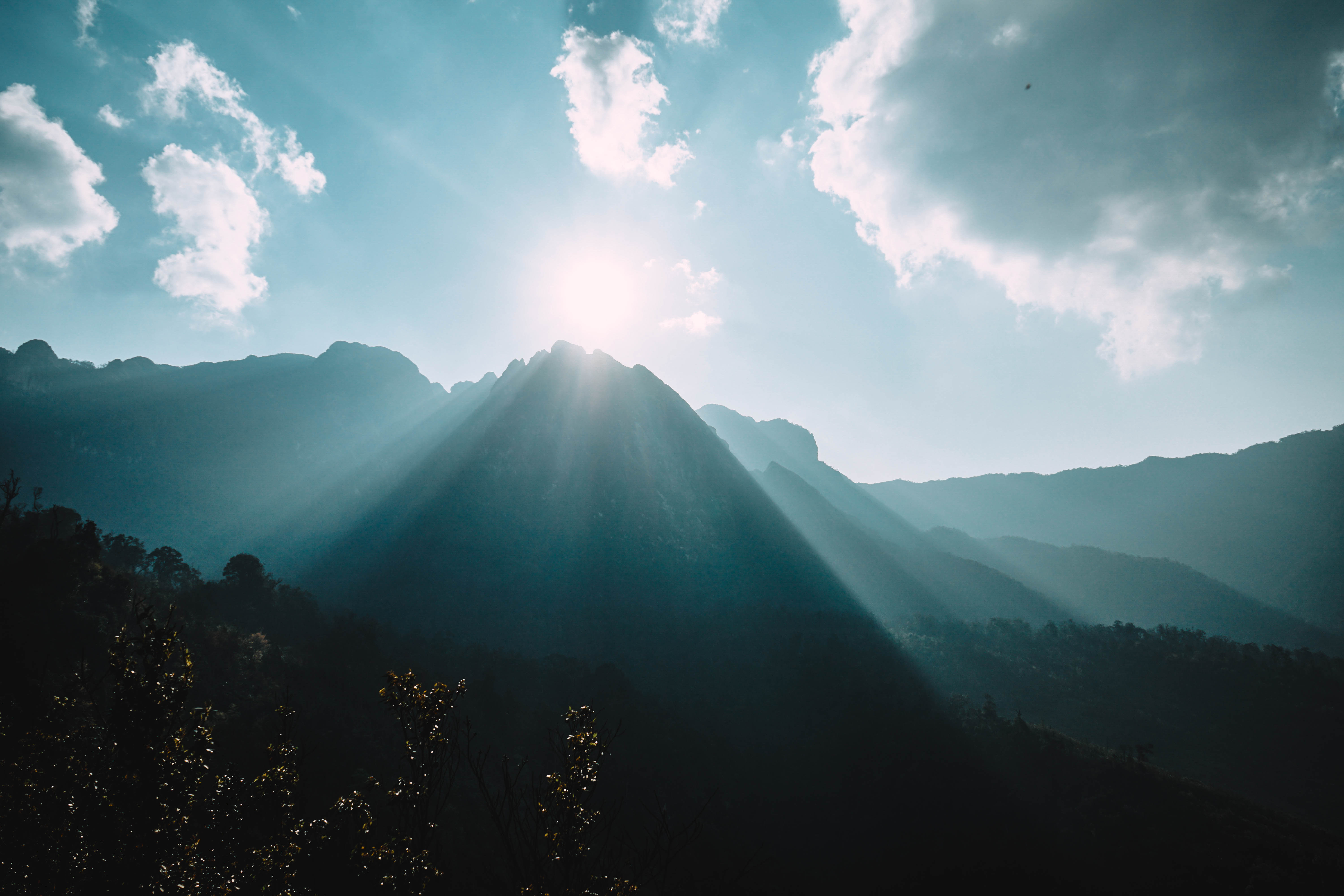 Laden Sie das Landschaft, Natur, Gebirge, Wolke, Himmel, Sonne, Sonnenstrahl, Erde/natur-Bild kostenlos auf Ihren PC-Desktop herunter