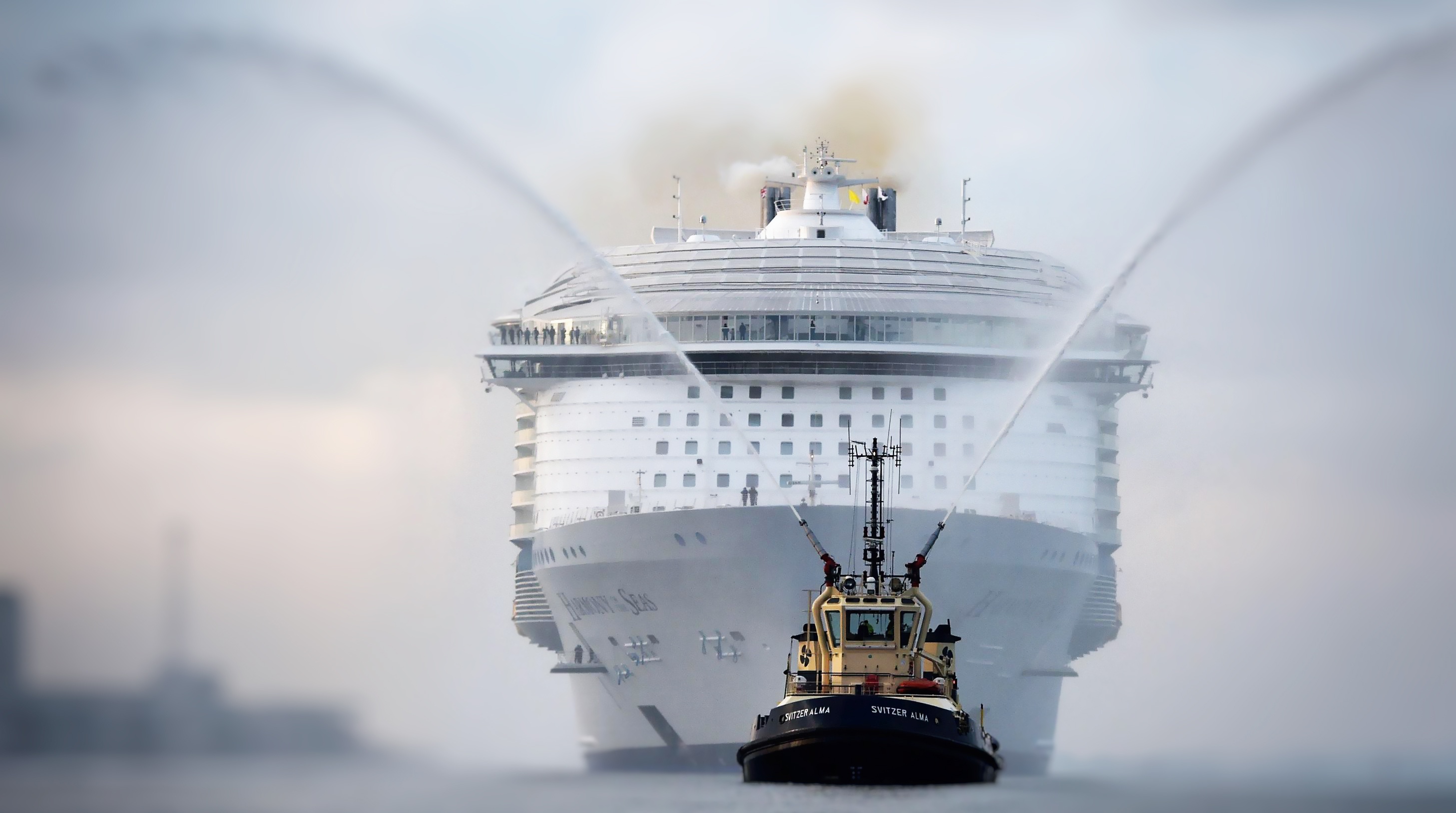 vehicles, ship, cruise ship, tugboat