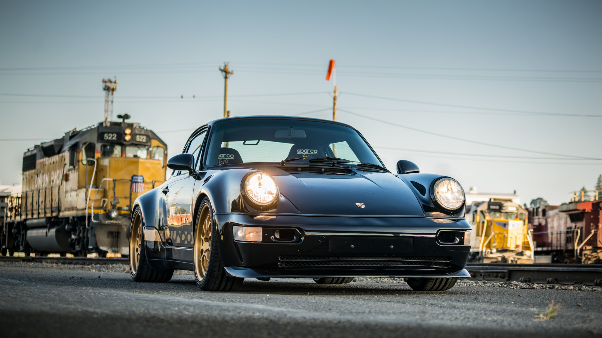 Завантажити шпалери Porsche 964 Turbo на телефон безкоштовно