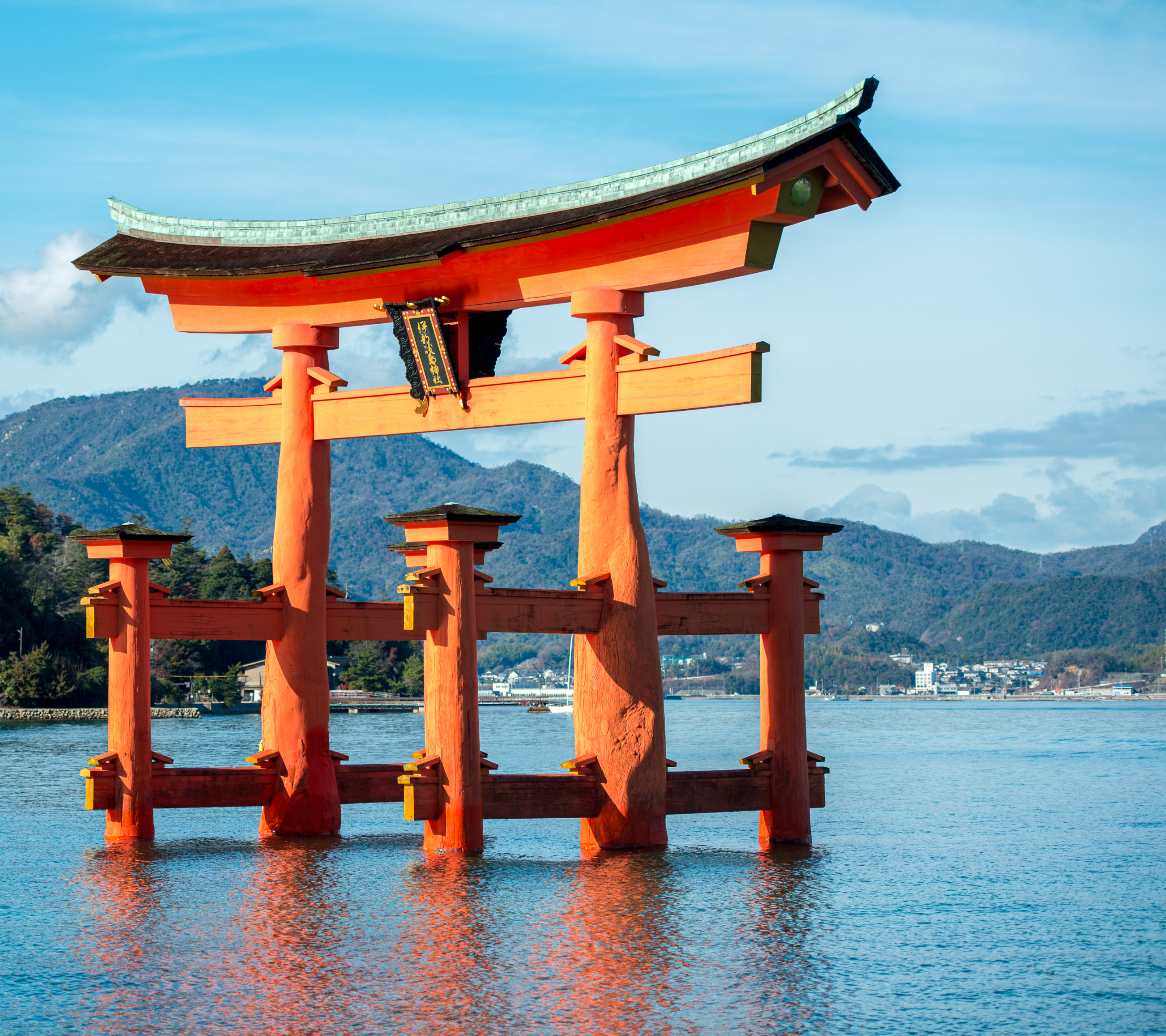 1263058 Bildschirmschoner und Hintergrundbilder Itsukushima Tor auf Ihrem Telefon. Laden Sie  Bilder kostenlos herunter