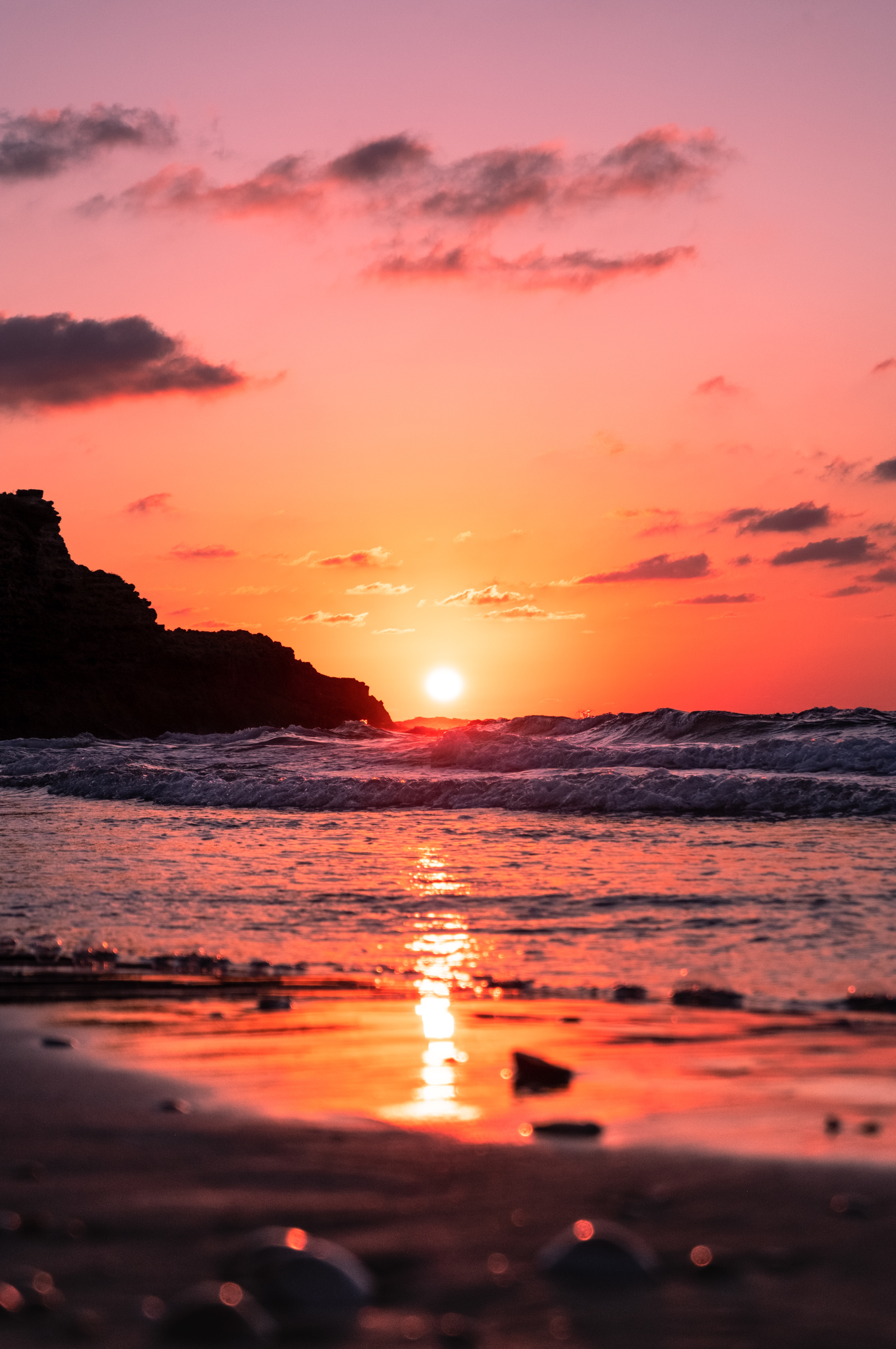 dusk, nature, sunset, sea, sun, twilight, waves, red Smartphone Background