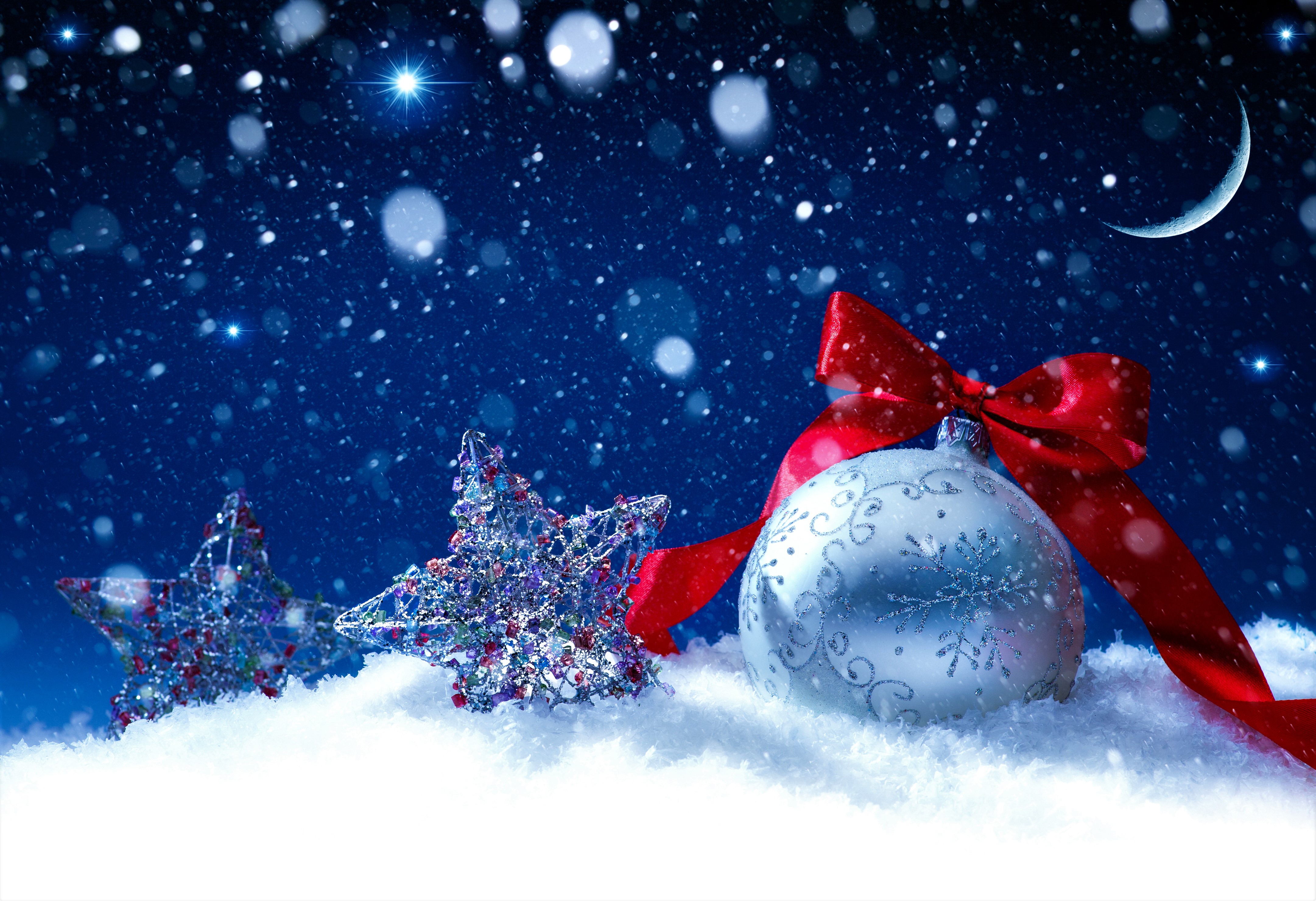 872076 descargar imagen adornos de navidad, día festivo, navidad, cinta, plata, nieve, destellos, estrella: fondos de pantalla y protectores de pantalla gratis