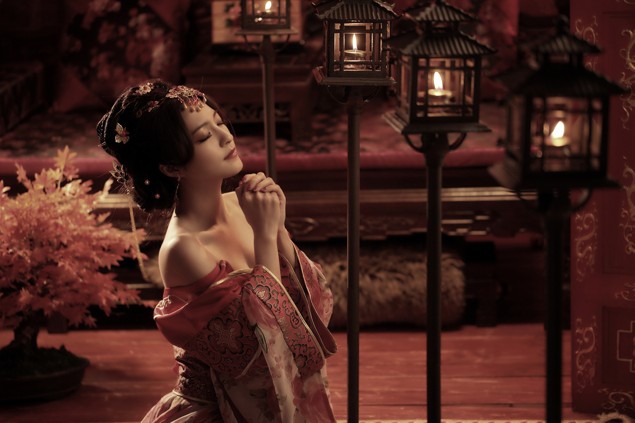 Download mobile wallpaper Lantern, Candle, Women, Asian, National Dress for free.