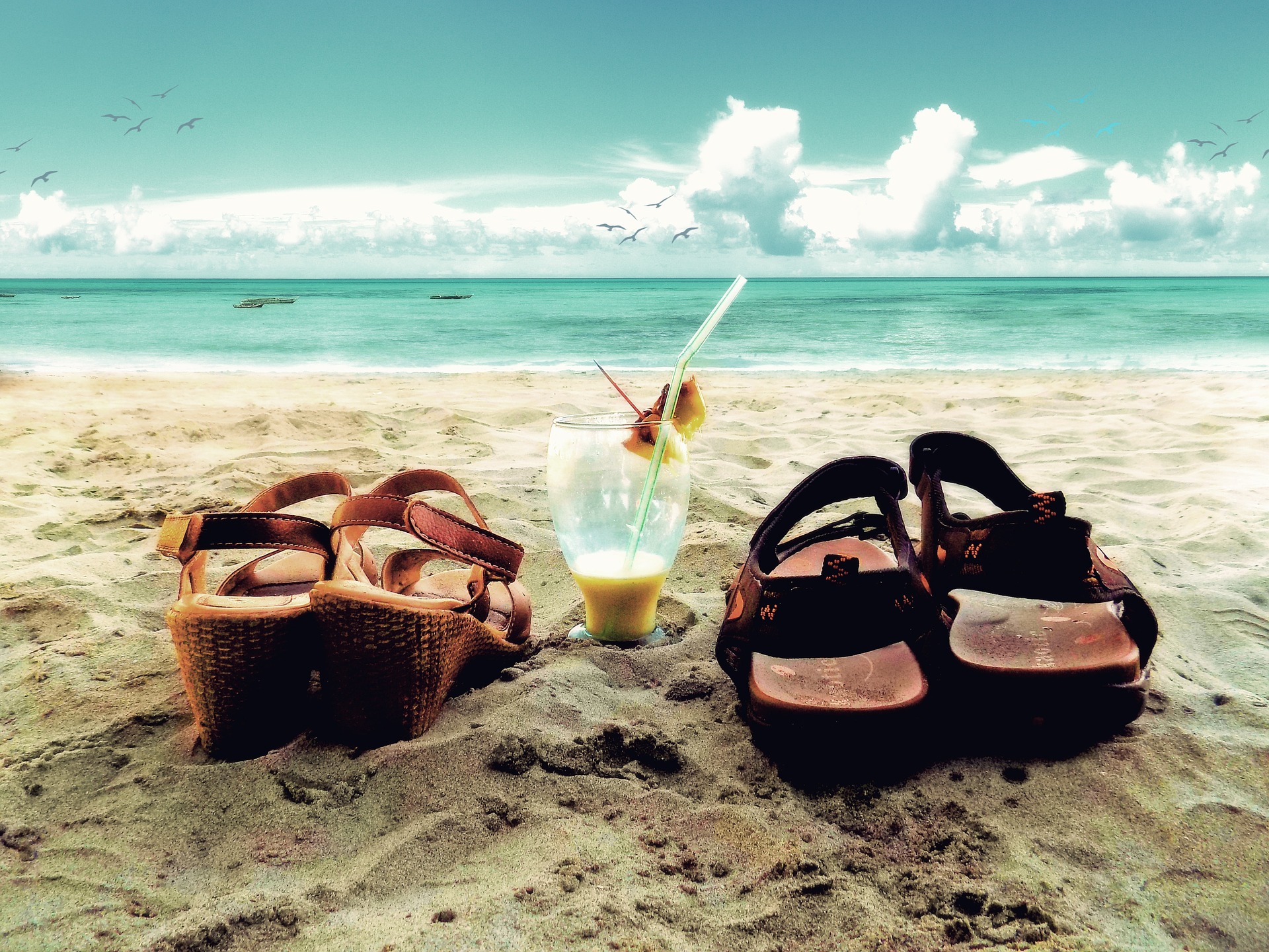 745317 baixar papel de parede fotografia, férias, praia, bebida, vidro, horizonte, romântico, sandália, sapato - protetores de tela e imagens gratuitamente