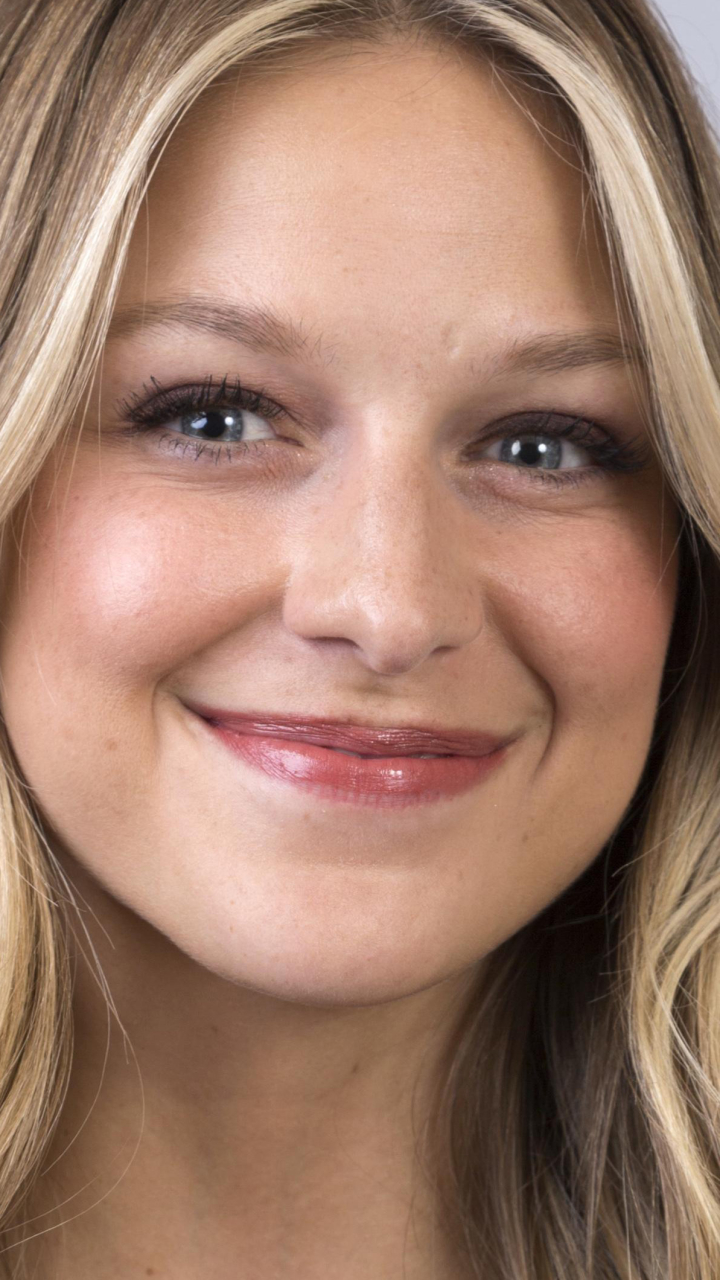 Download mobile wallpaper Close Up, Smile, Blonde, Face, Blue Eyes, American, Celebrity, Actress, Melissa Benoist for free.