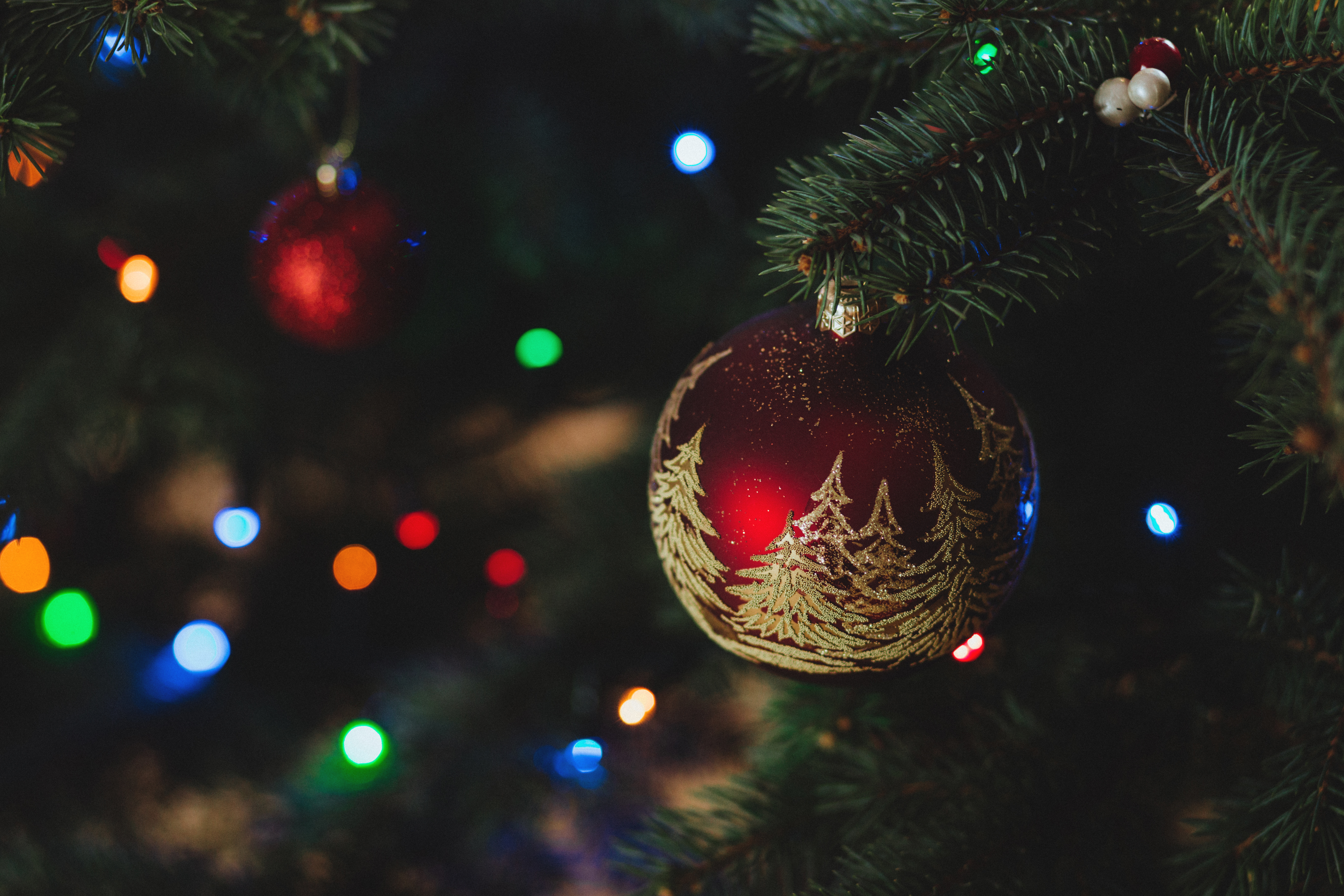 Laden Sie das Neues Jahr, Weihnachtsbaum Spielzeug, Neujahr, Feiertage, Weihnachtsbaum, Weihnachten-Bild kostenlos auf Ihren PC-Desktop herunter