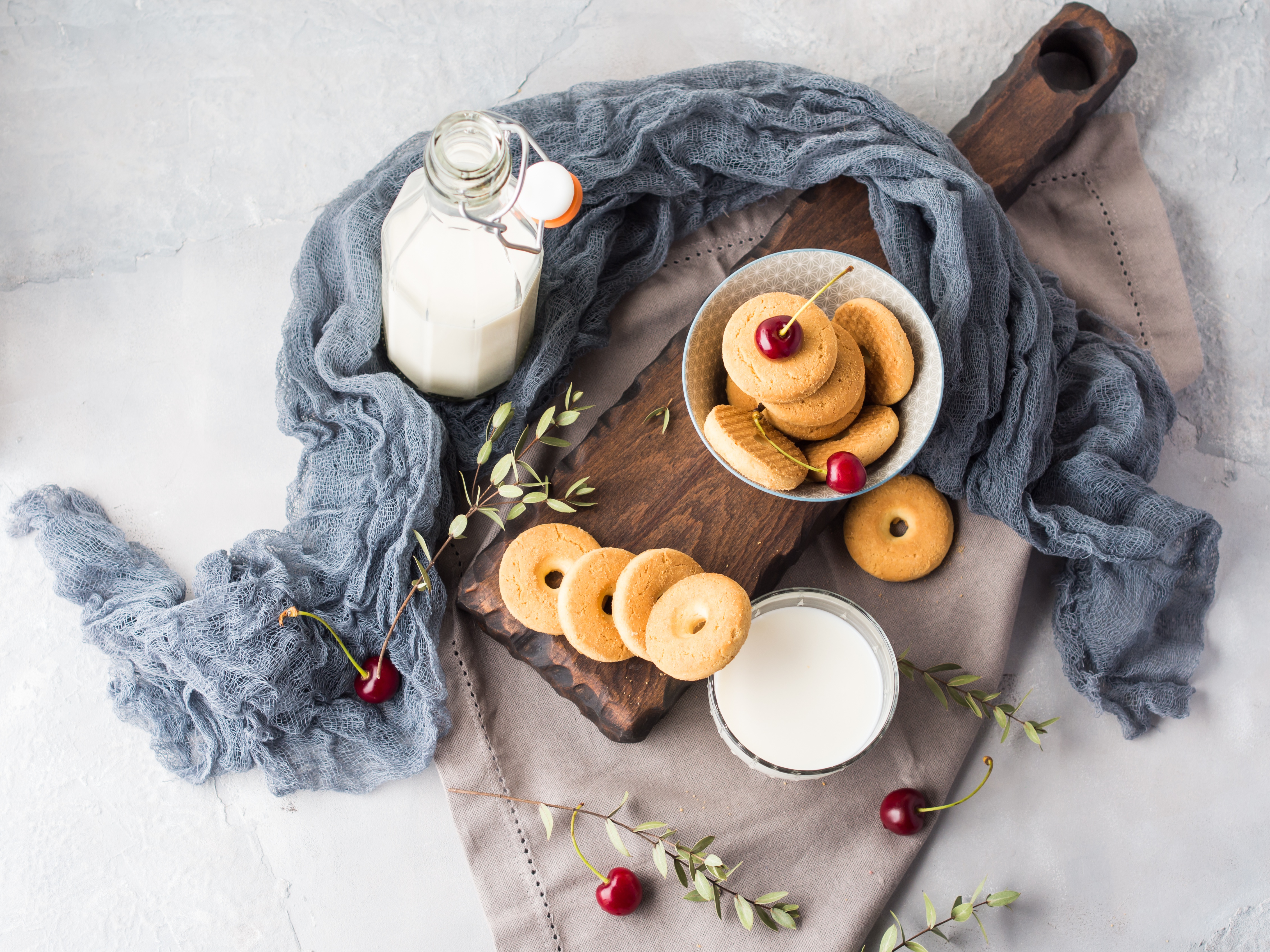 Descarga gratuita de fondo de pantalla para móvil de Leche, Galleta, Alimento, Bodegón.