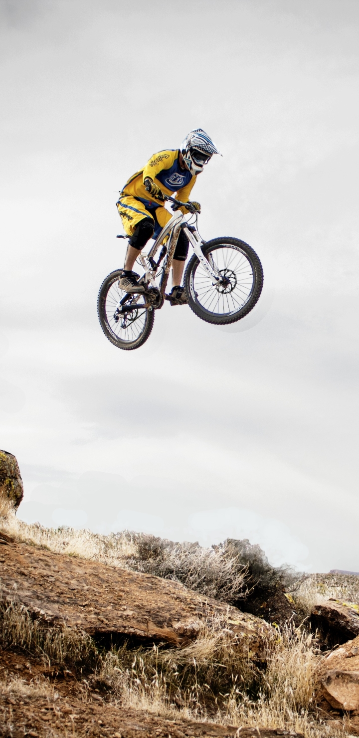 Download mobile wallpaper Sports, Bike, Jump, Bicycle, Mountain Bike, Sport for free.