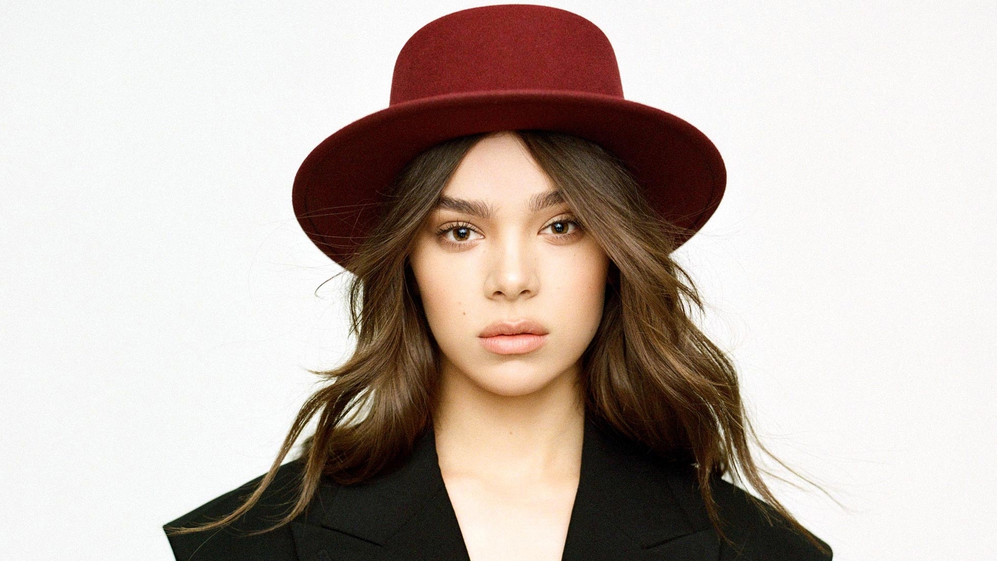 Téléchargez gratuitement l'image Visage, Chapeau, Brune, Américain, Célébrités, Actrice, Hailee Steinfeld sur le bureau de votre PC