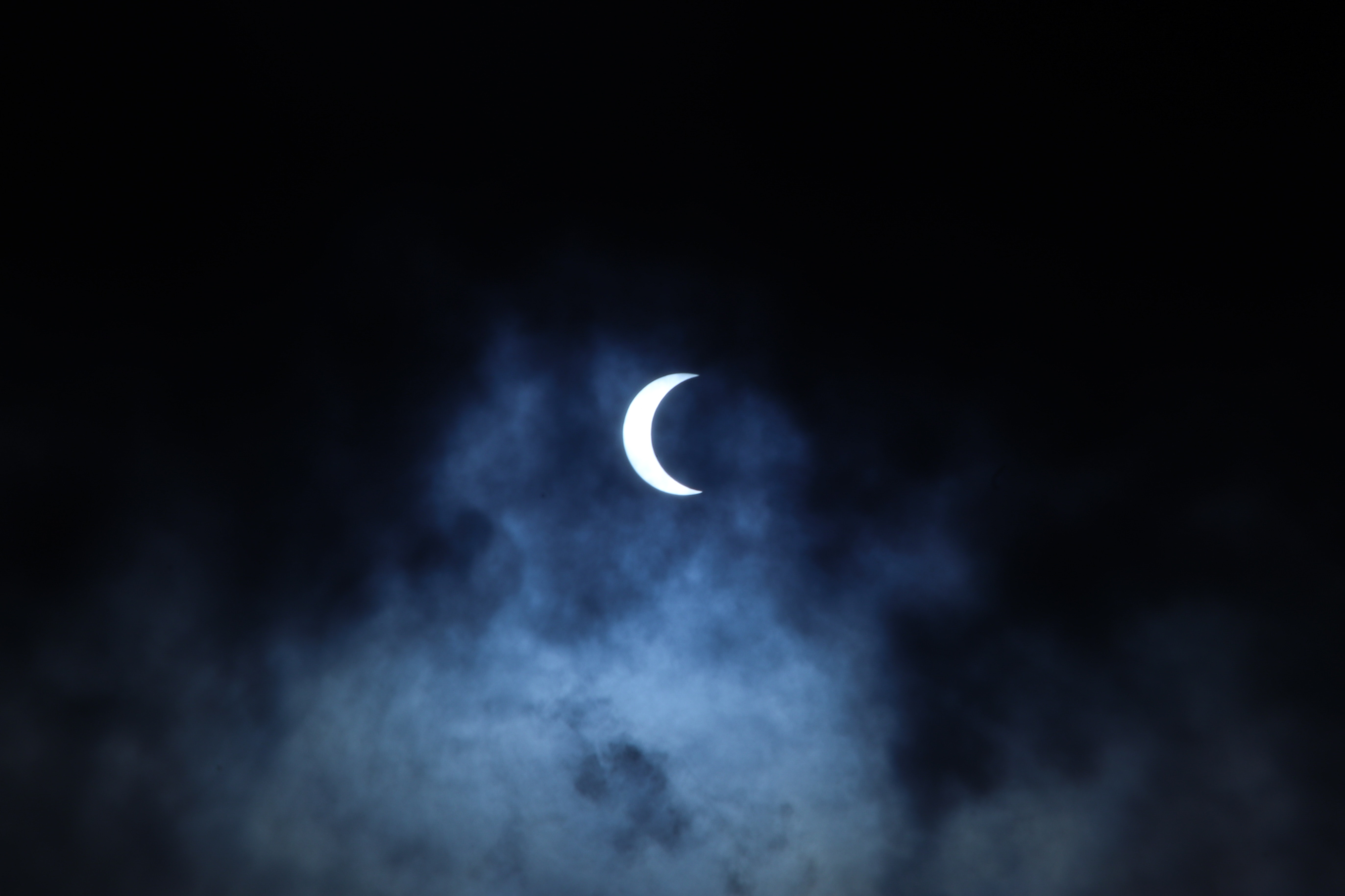Descarga gratuita de fondo de pantalla para móvil de Noche, Cielo, Nubes, Oscuro, Luna.