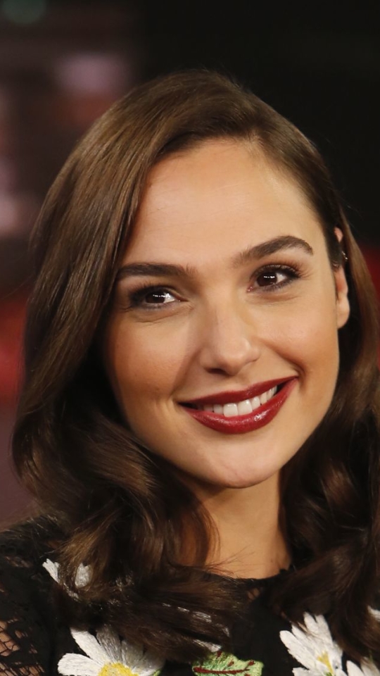 Descarga gratuita de fondo de pantalla para móvil de Celebridades, Gal Gadot.