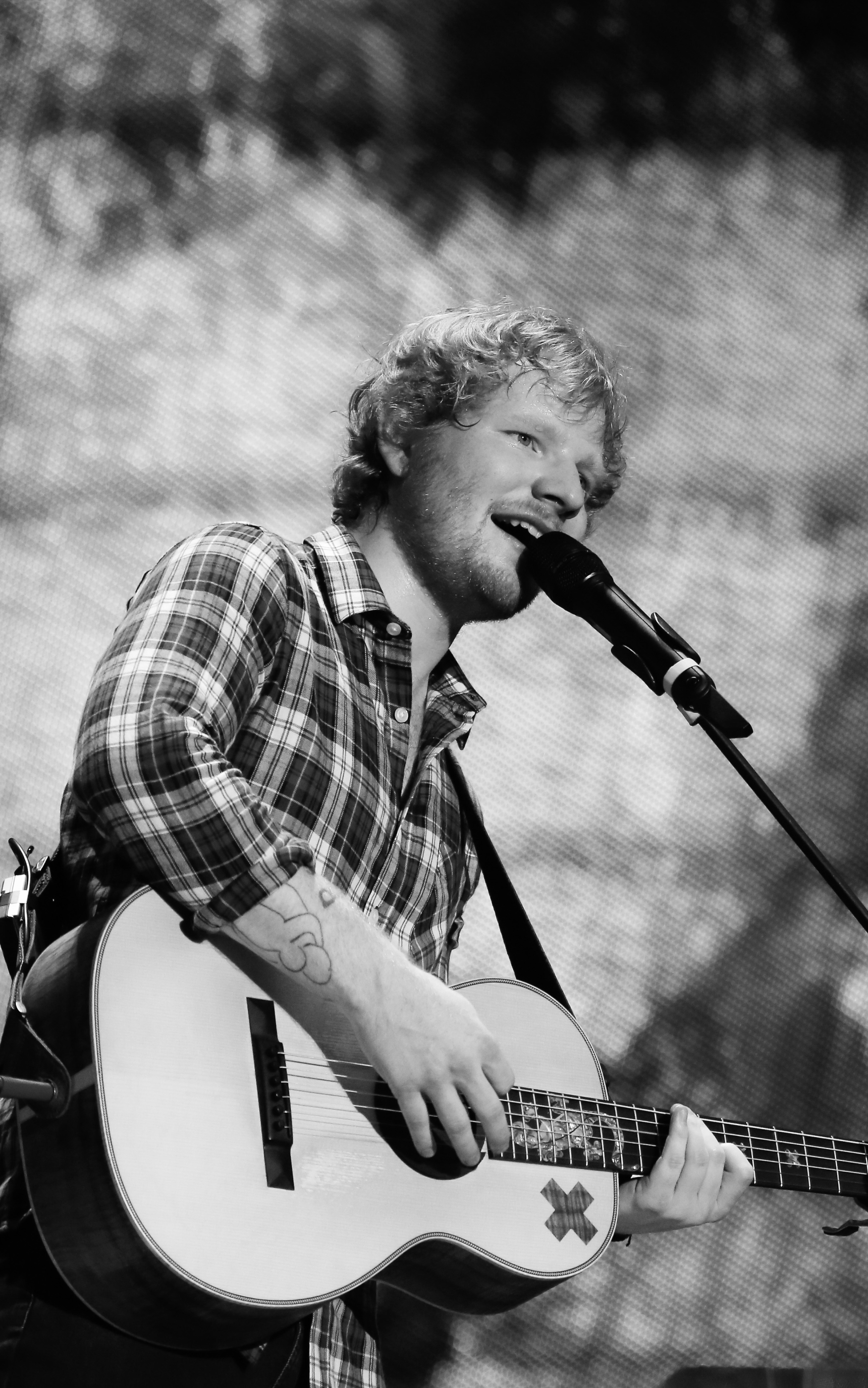Download mobile wallpaper Music, Guitar, Singer, English, Black & White, Ed Sheeran for free.