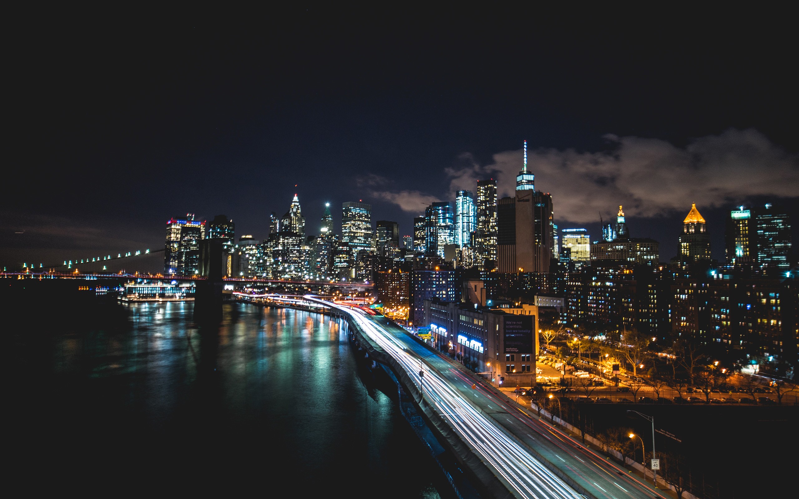 Скачать картинку Города, Ночь, Город, Свет, Мост, Сша, Здание, Нью Йорк, Небоскрёб, Бруклинский Мост, Сделано Человеком, Манхэттен в телефон бесплатно.