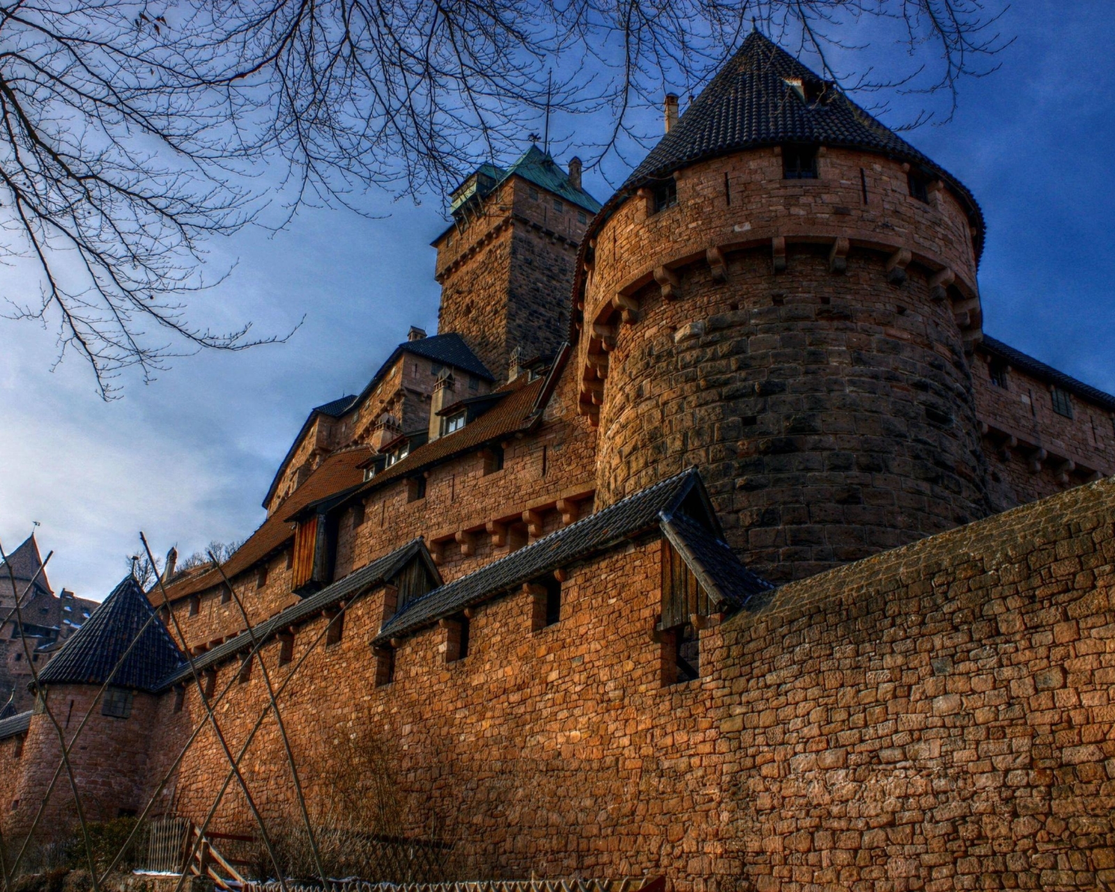 Популярні заставки і фони Замок Верхній Кенігсбург на комп'ютер