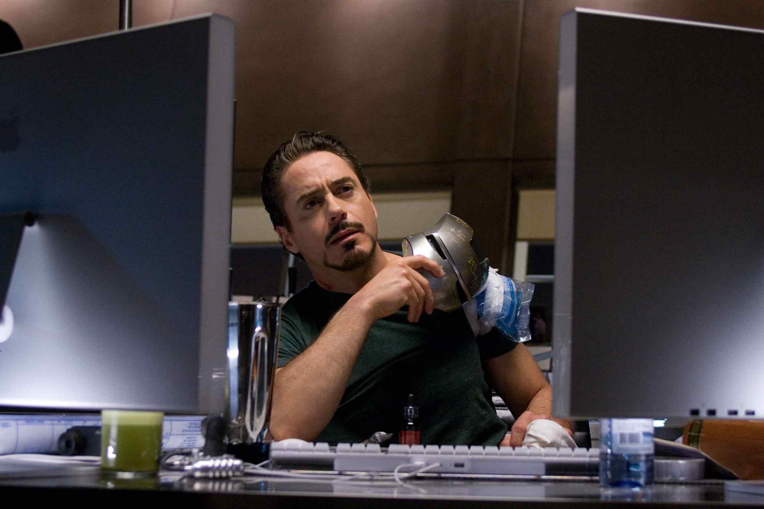 Baixe gratuitamente a imagem Homem De Ferro, Robert Downey Jr, Filme na área de trabalho do seu PC