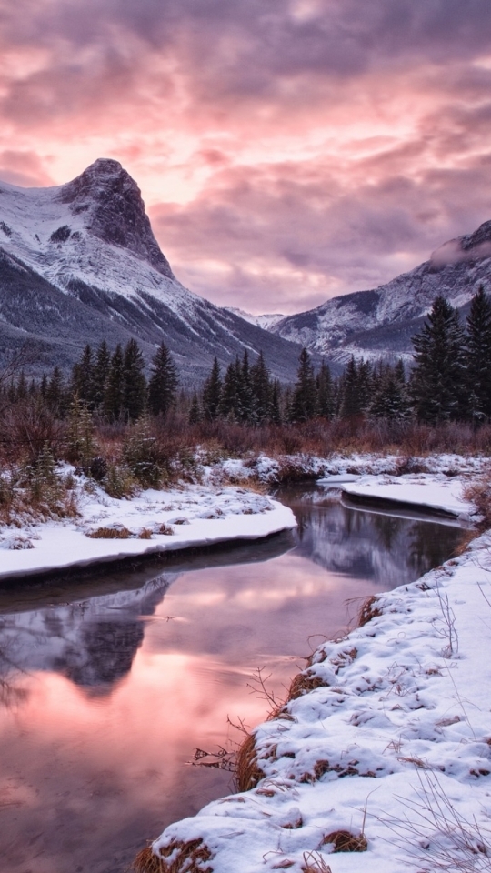 Скачать картинку Зима, Река, Снег, Гора, Дерево, Земля/природа в телефон бесплатно.
